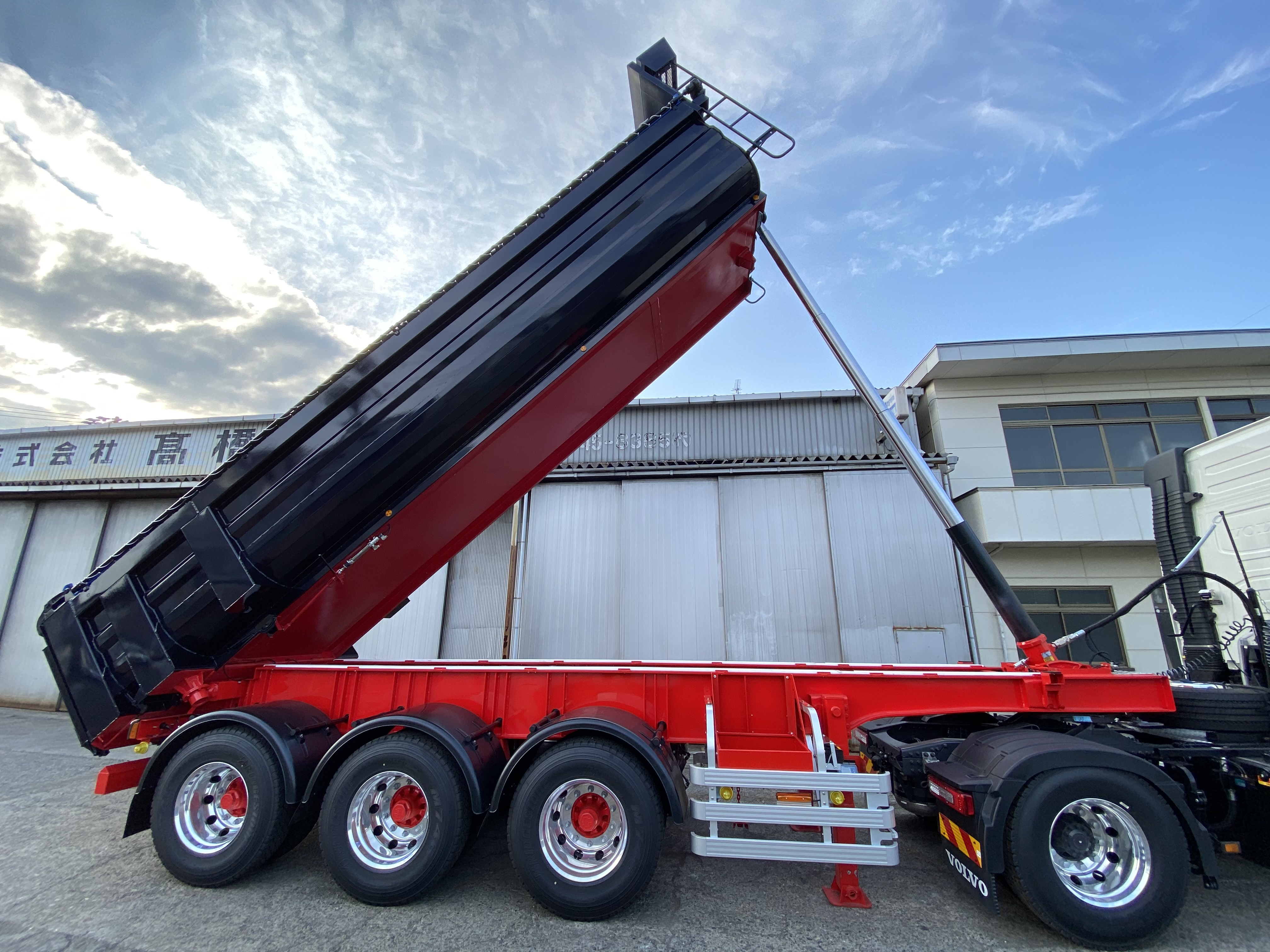 HARDOX® ダンプセミトレーラー 18㎥（2020.07） 製作写真2