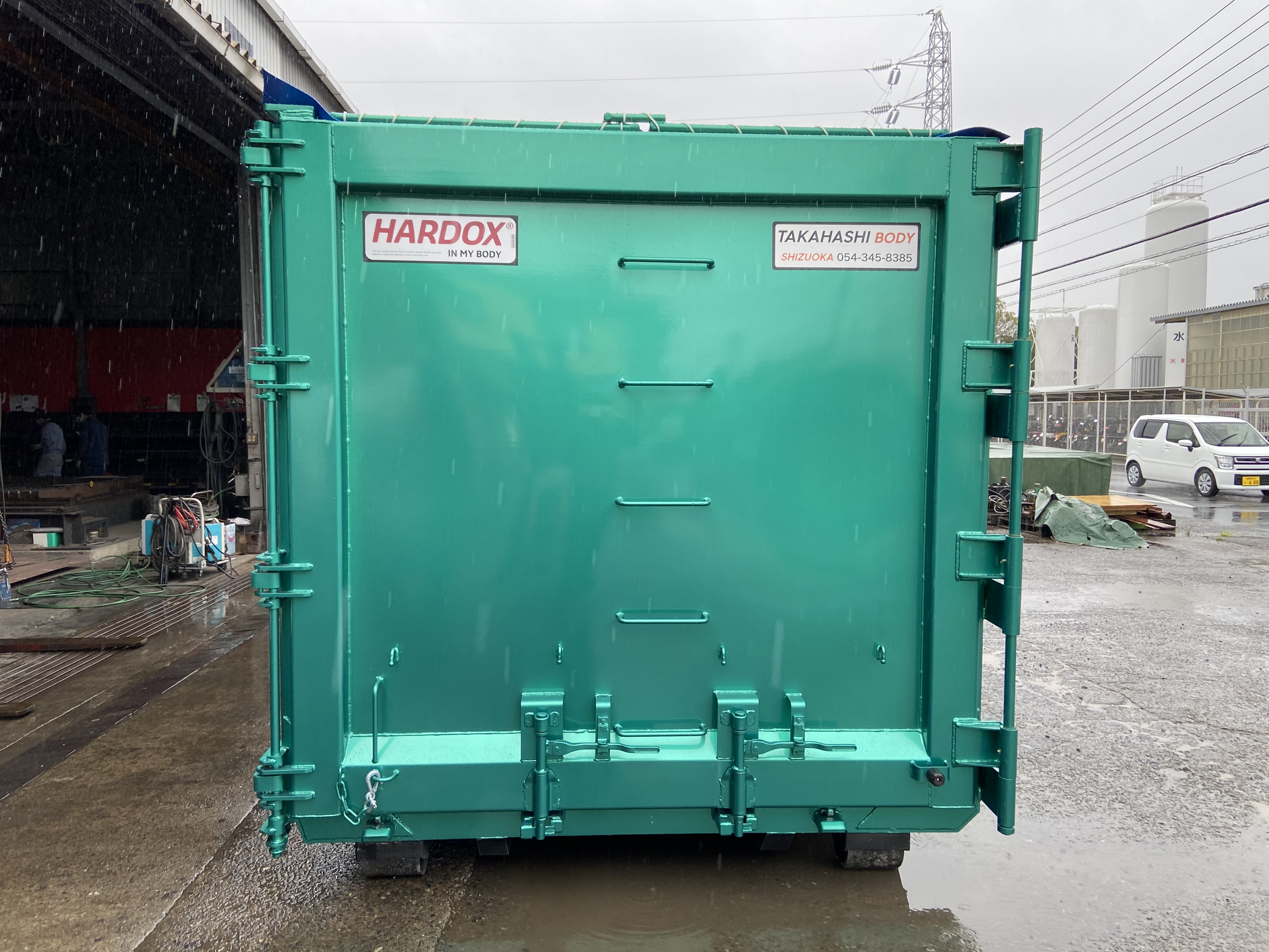 HARDOX® 産業廃棄物運搬用 30㎥ 脱着コンテナ（自動開閉シート付） 製作写真4