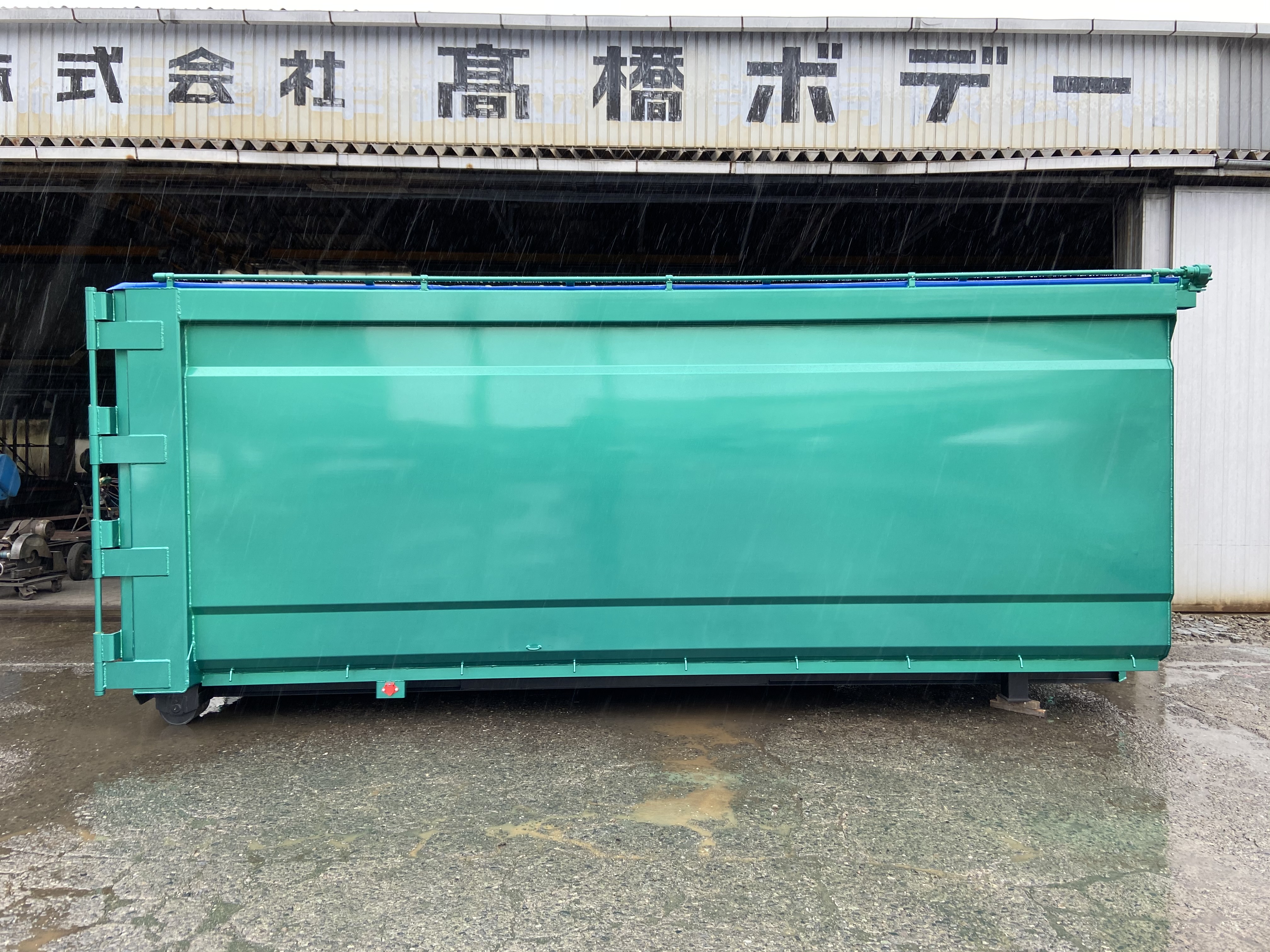 HARDOX® 産業廃棄物運搬用 30㎥ 脱着コンテナ（自動開閉シート付） 製作写真3