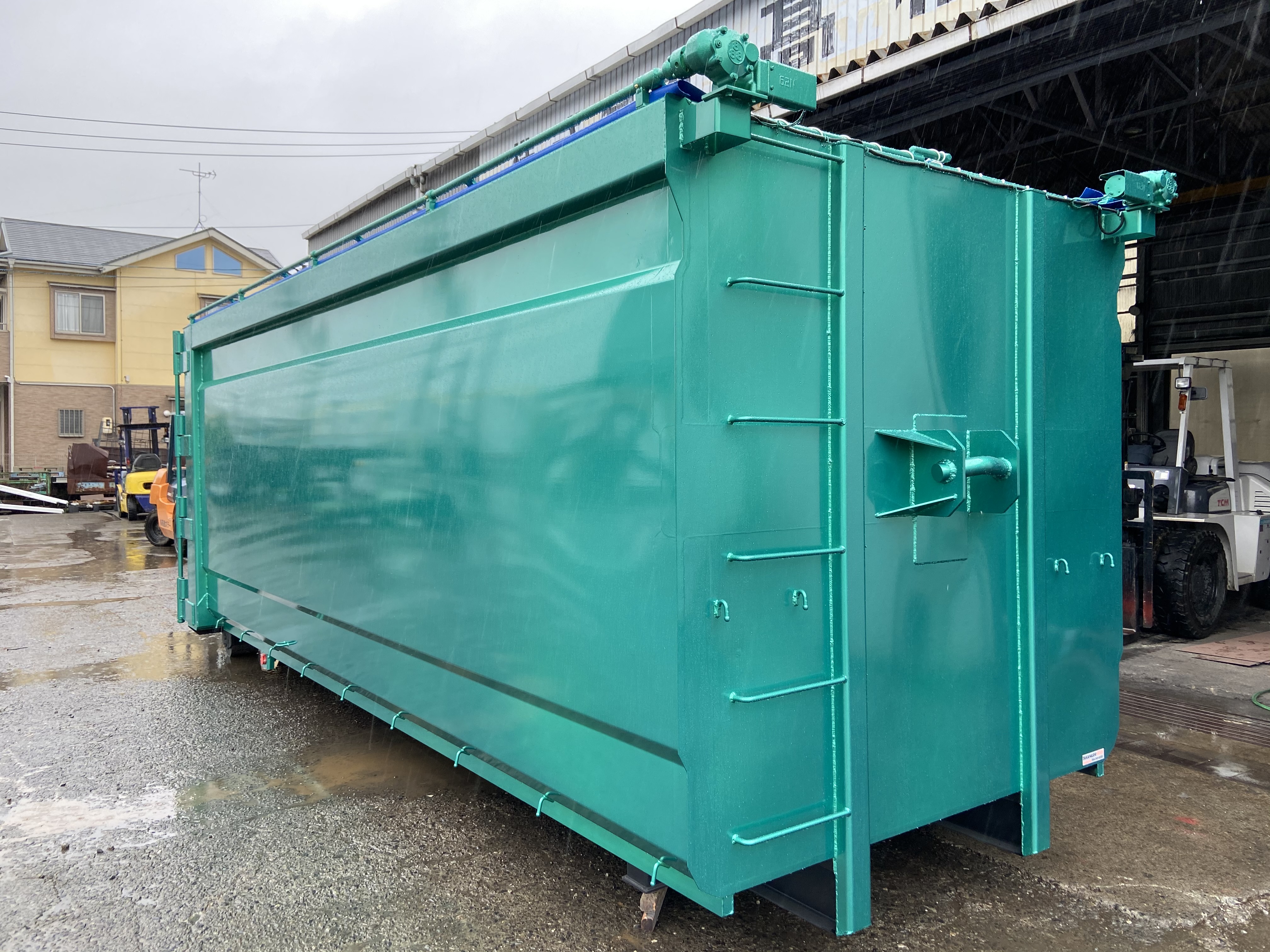 HARDOX® 産業廃棄物運搬用 30㎥ 脱着コンテナ（自動開閉シート付） 製作写真2