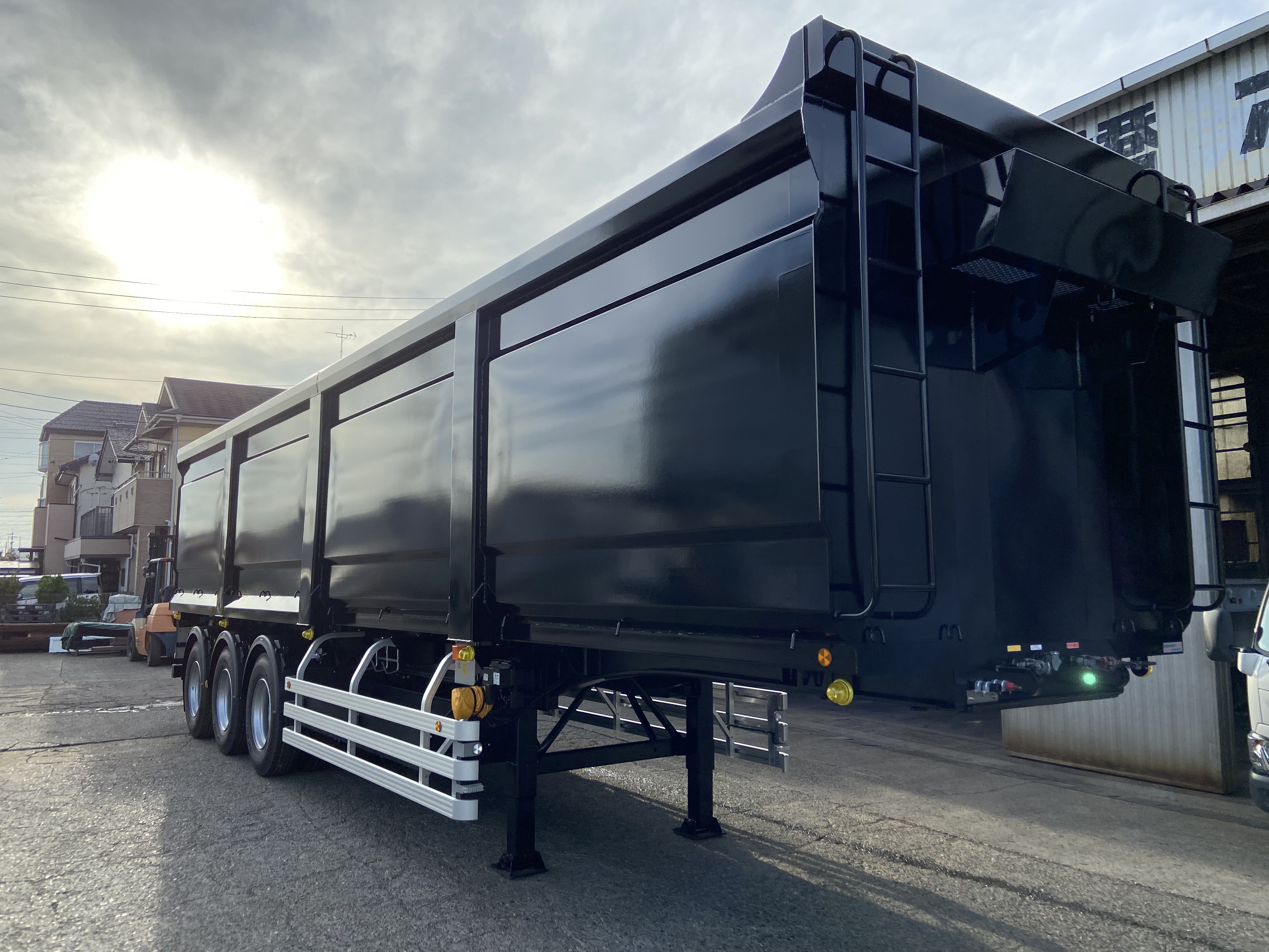 HARDOX® スクラップトレーラー 48㎥ BOX型 製作写真4