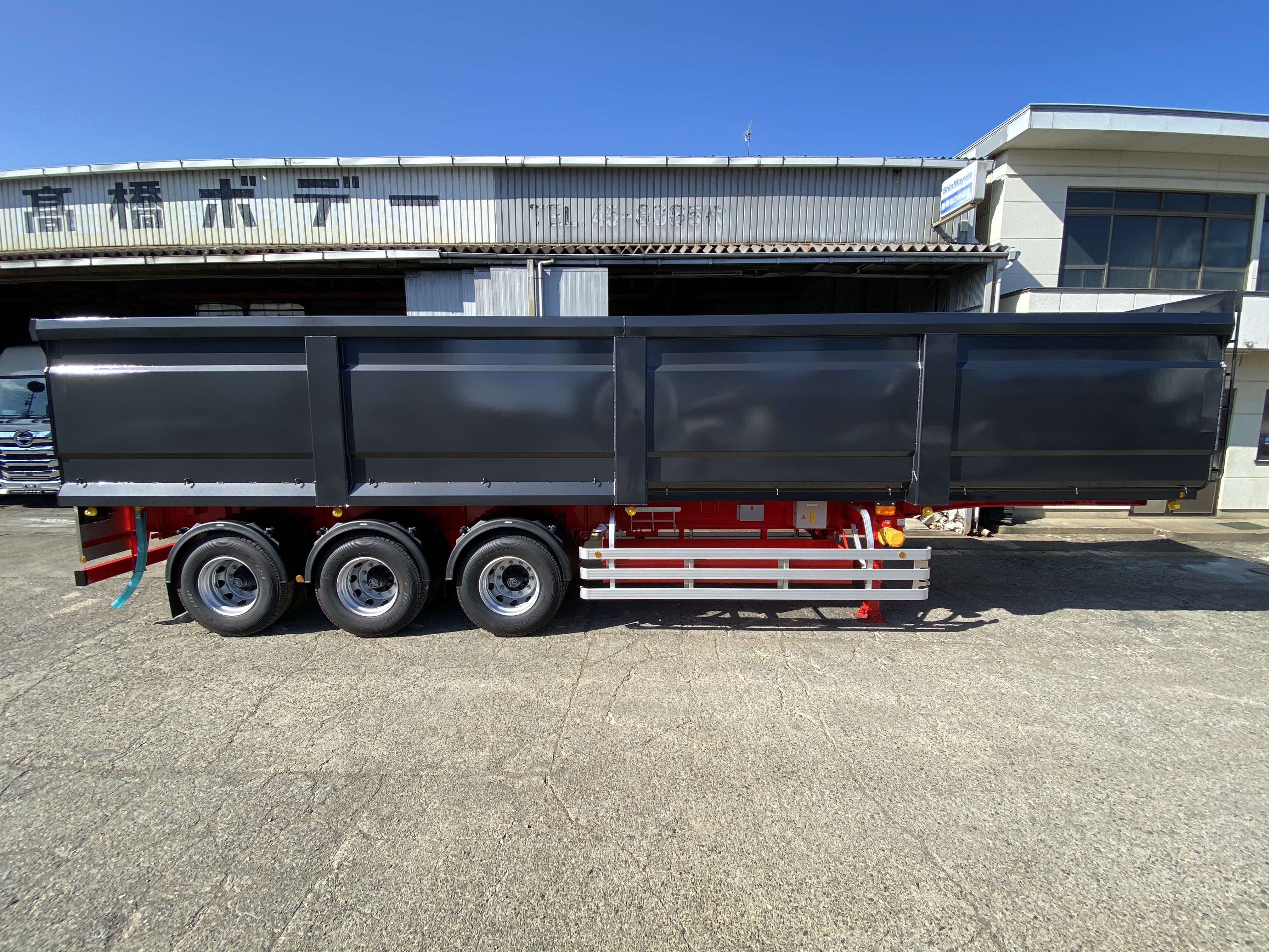 HARDOX® スクラップトレーラー 41㎥ BOX型 製作写真3
