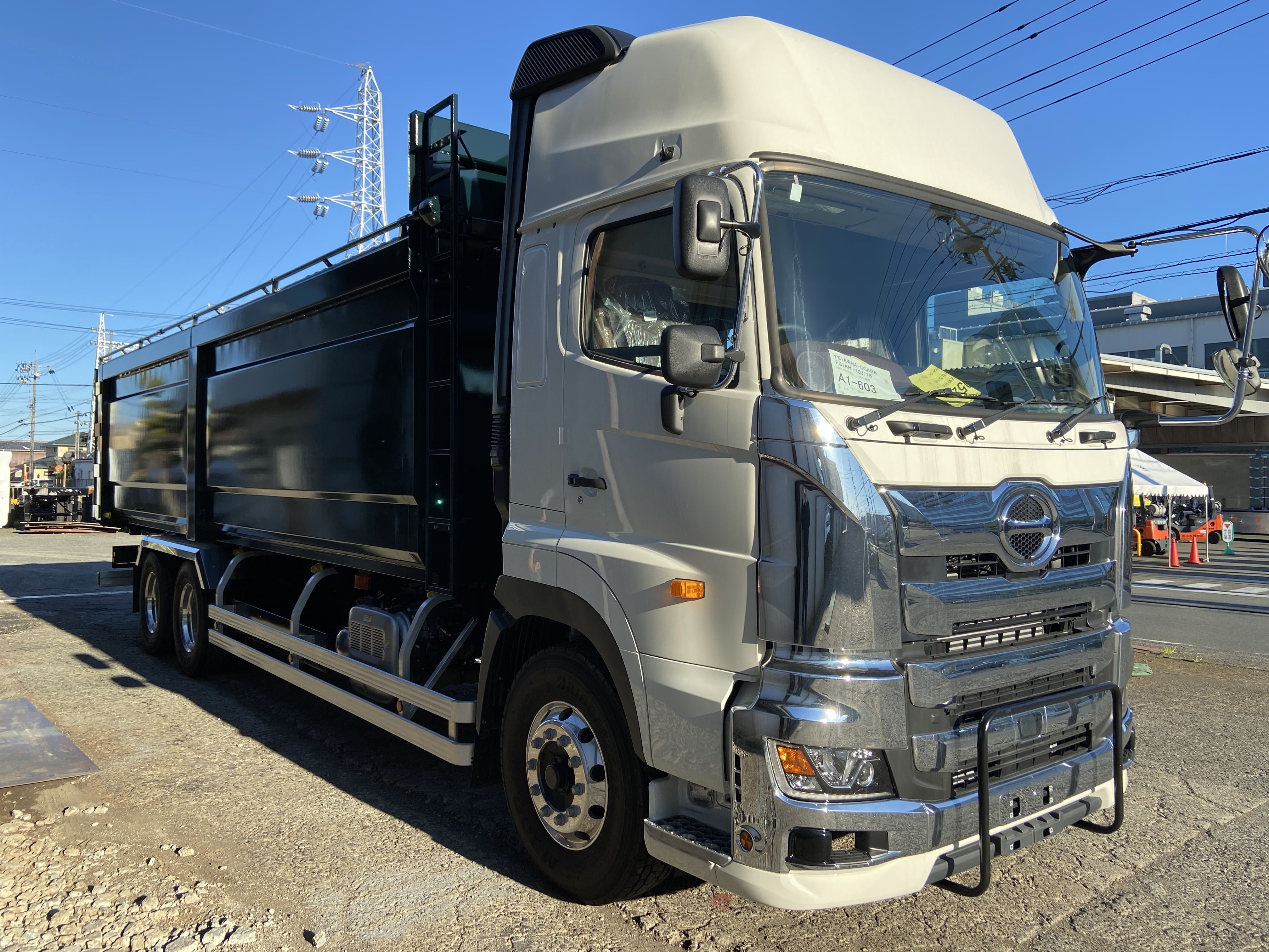 HARDOX®ダンプ 産業廃棄物運搬車輌 34.8㎥ 製作写真2