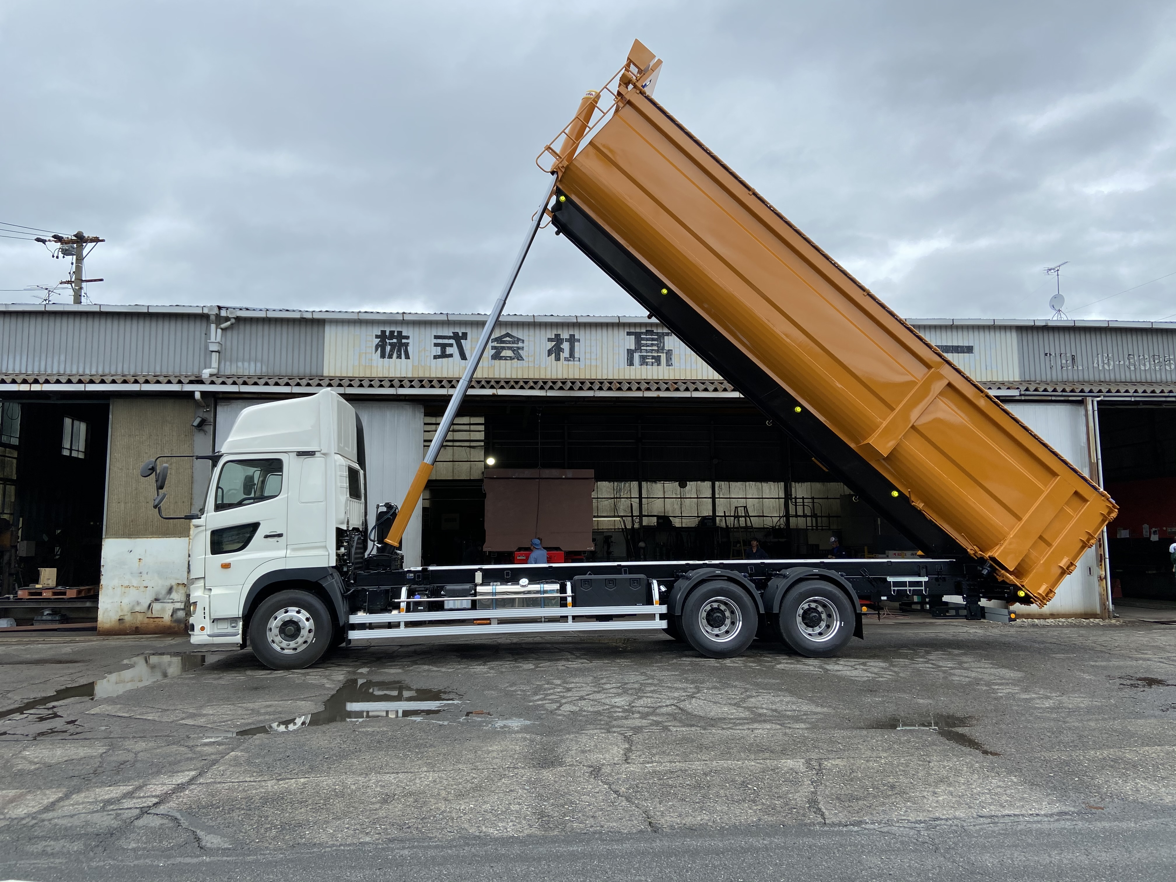 HARDOX®ダンプ 産業廃棄物運搬車輌 32㎥(2020.12) 製作写真3