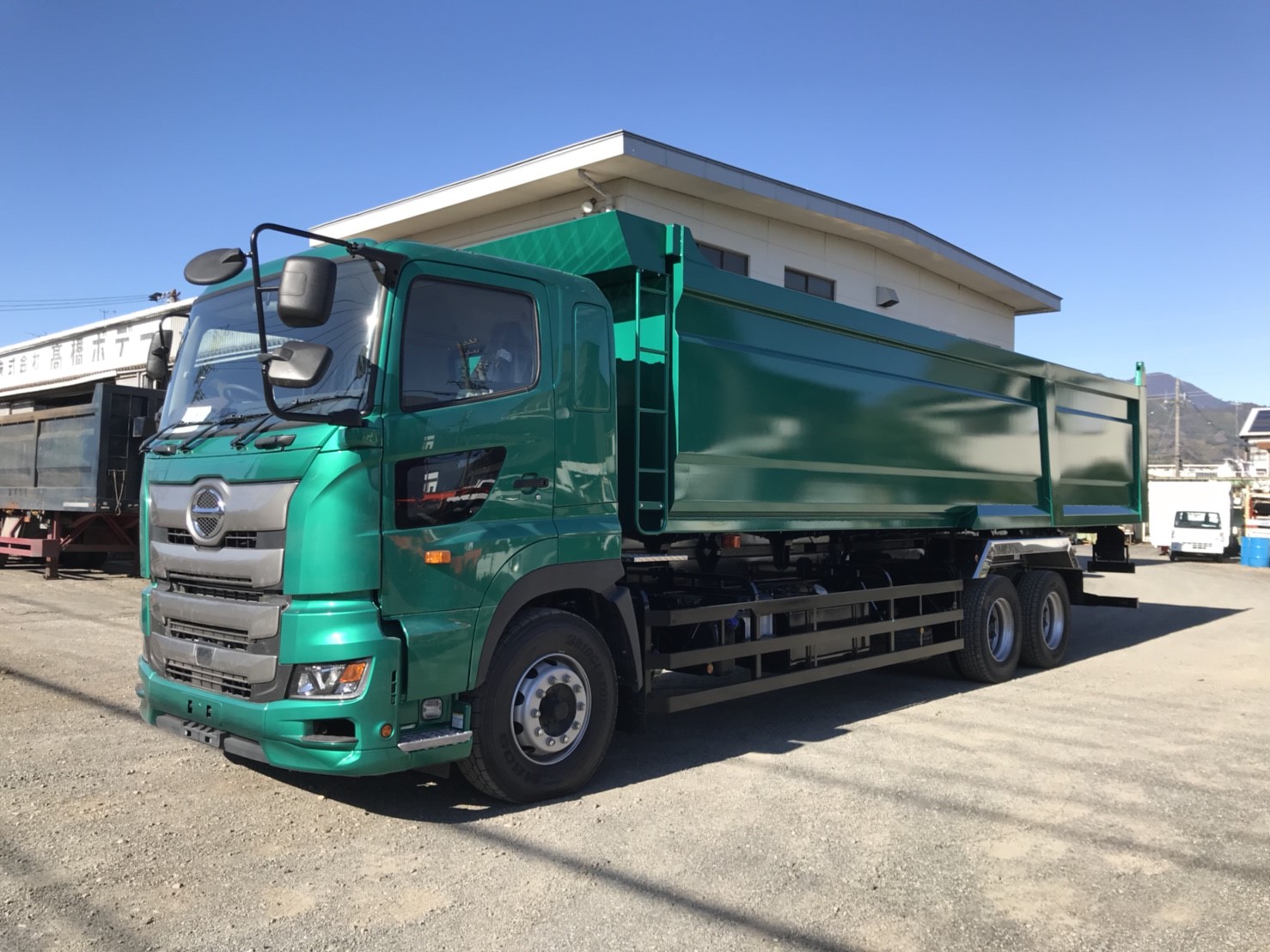 HARDOX®ダンプ スクラップ運搬車輌 34㎥ 製作写真3