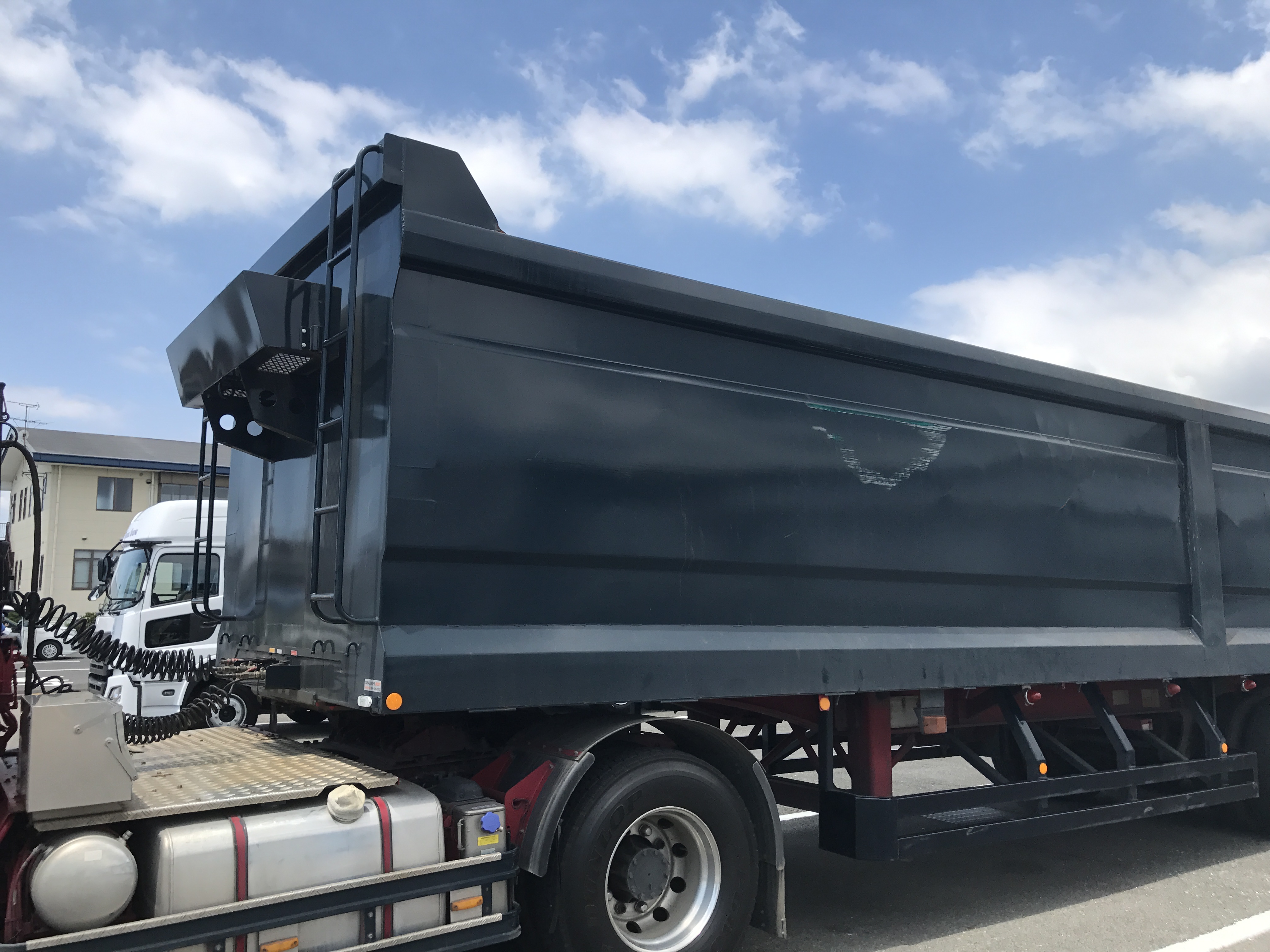 HARDOX® スクラップ運搬車輌 45㎥ BOX型 ボデー載せ換え 製作写真1