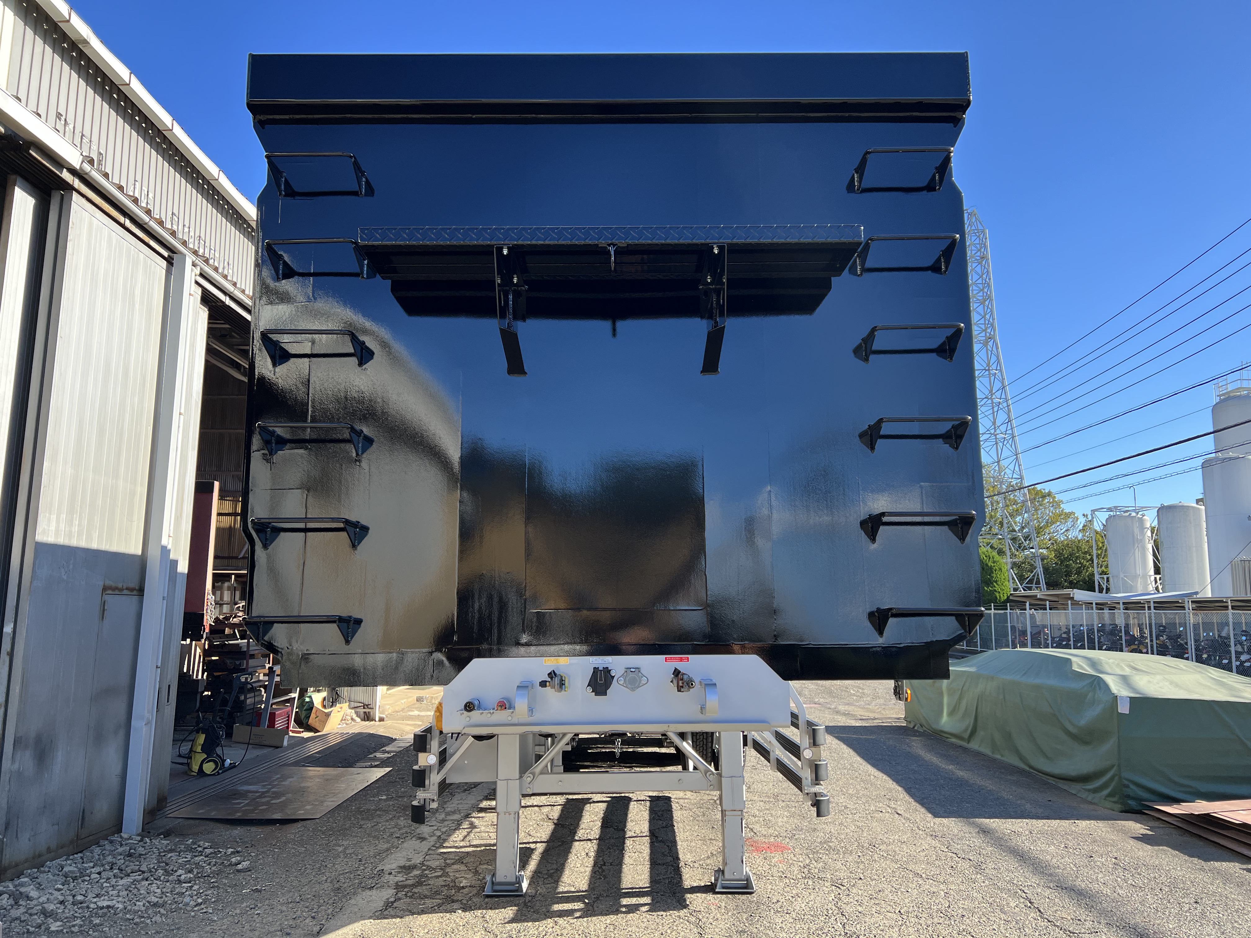 HARDOX® スクラップトレーラー 50㎥ BOX型（ブラック） 製作写真2