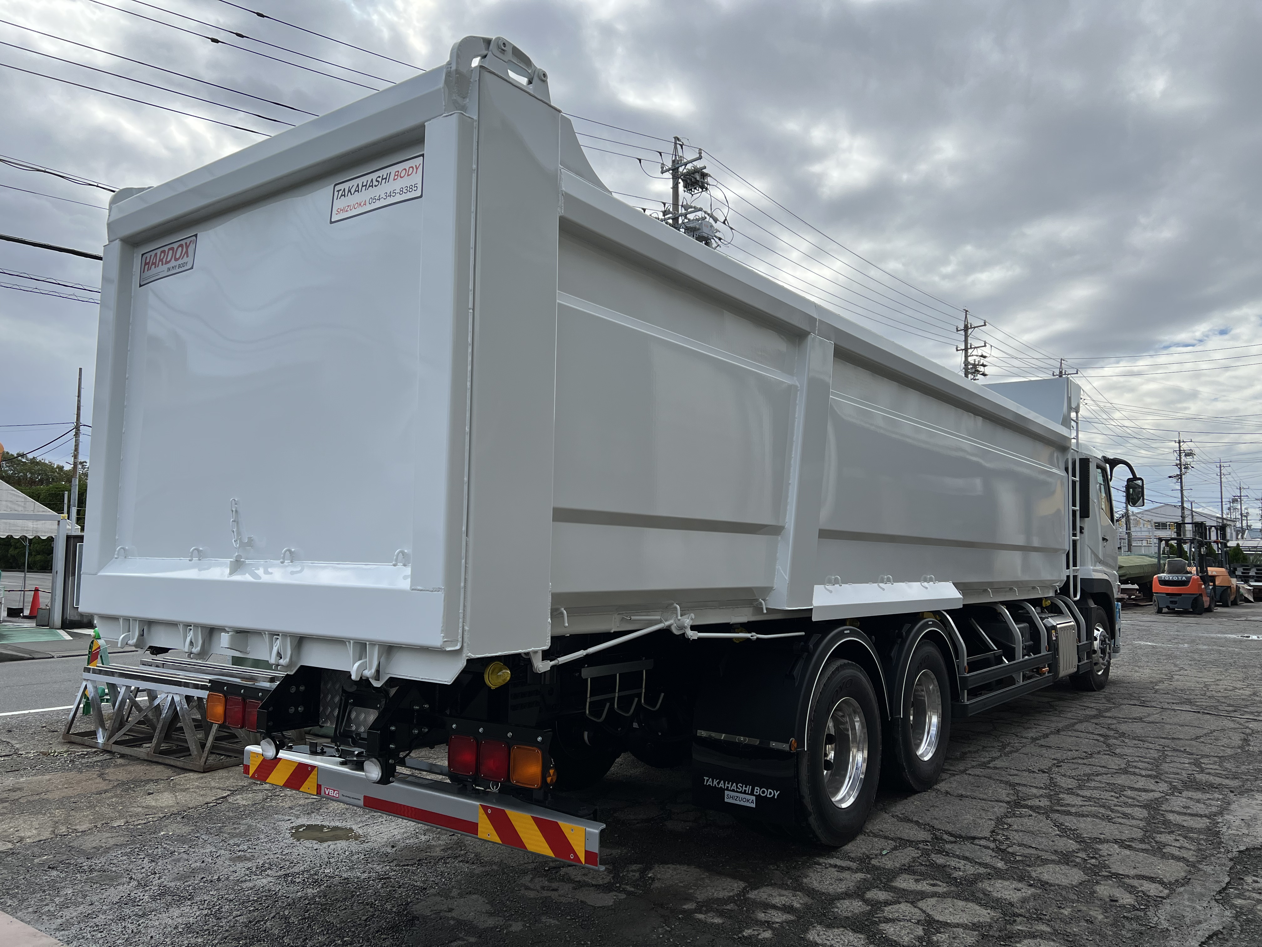 HARDOX®ダンプ 産業廃棄物運搬車輌 32㎥(2021.12) 製作写真4