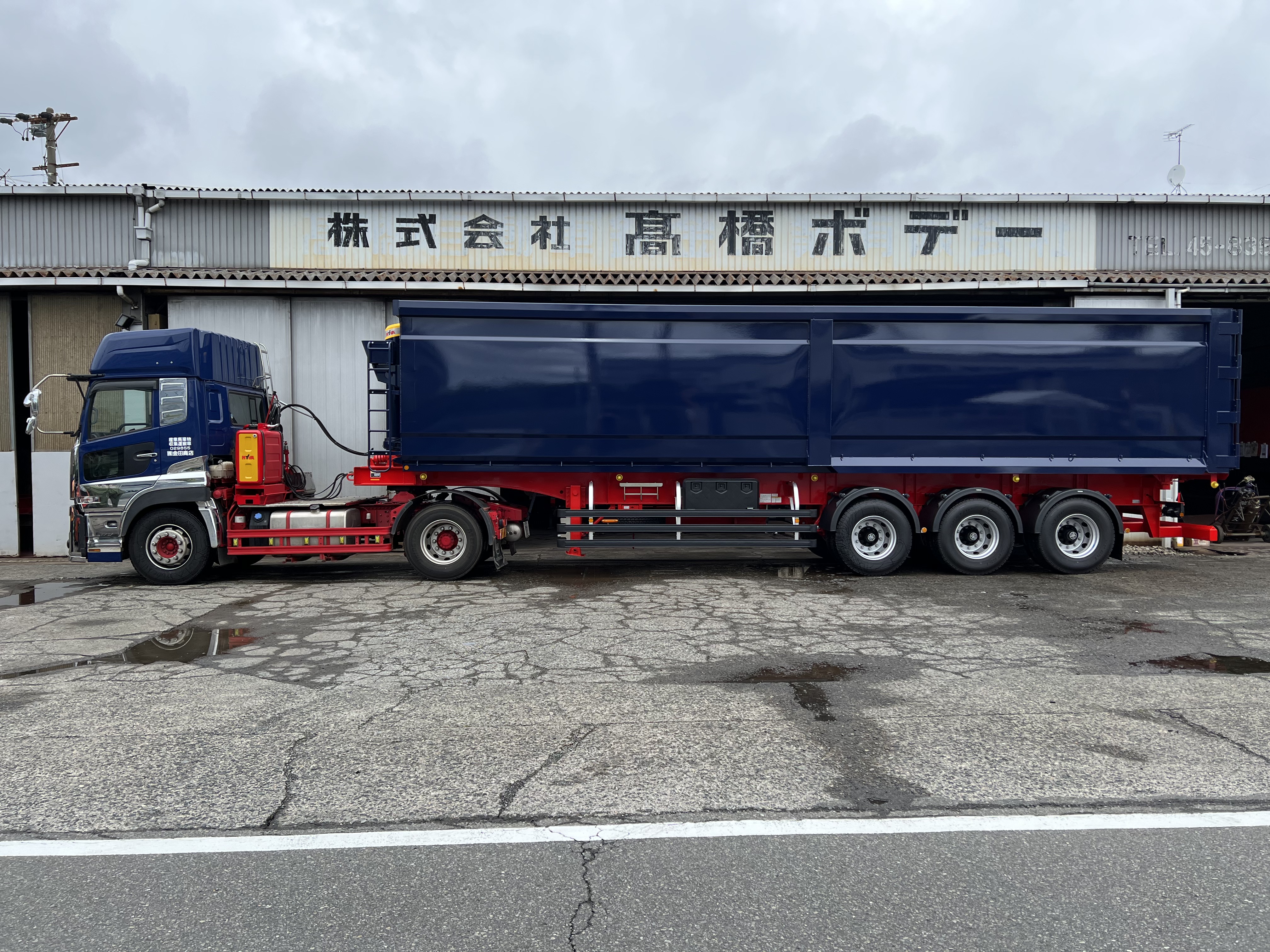 HARDOX® ダンプセミトレーラー 50㎥ 横開きタイプ 製作写真4