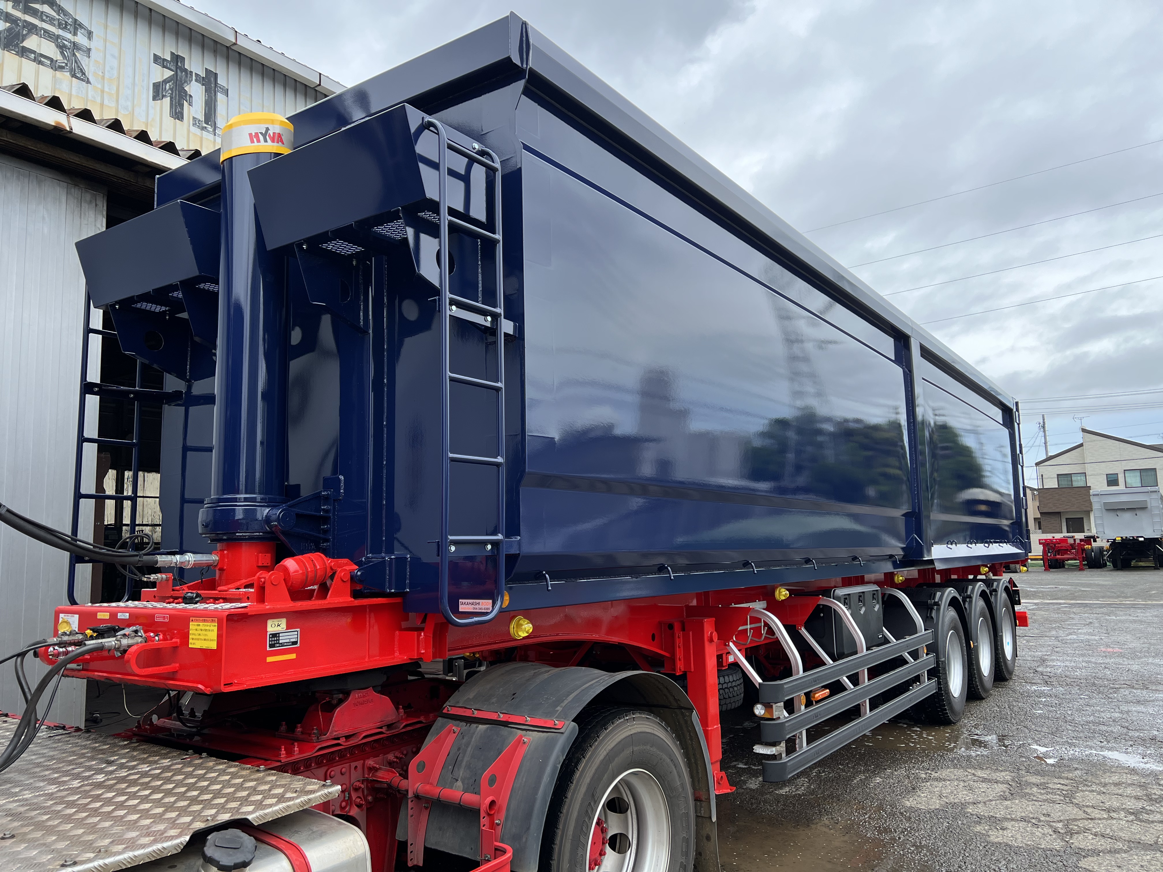 HARDOX® ダンプセミトレーラー 50㎥ 横開きタイプ 製作写真2