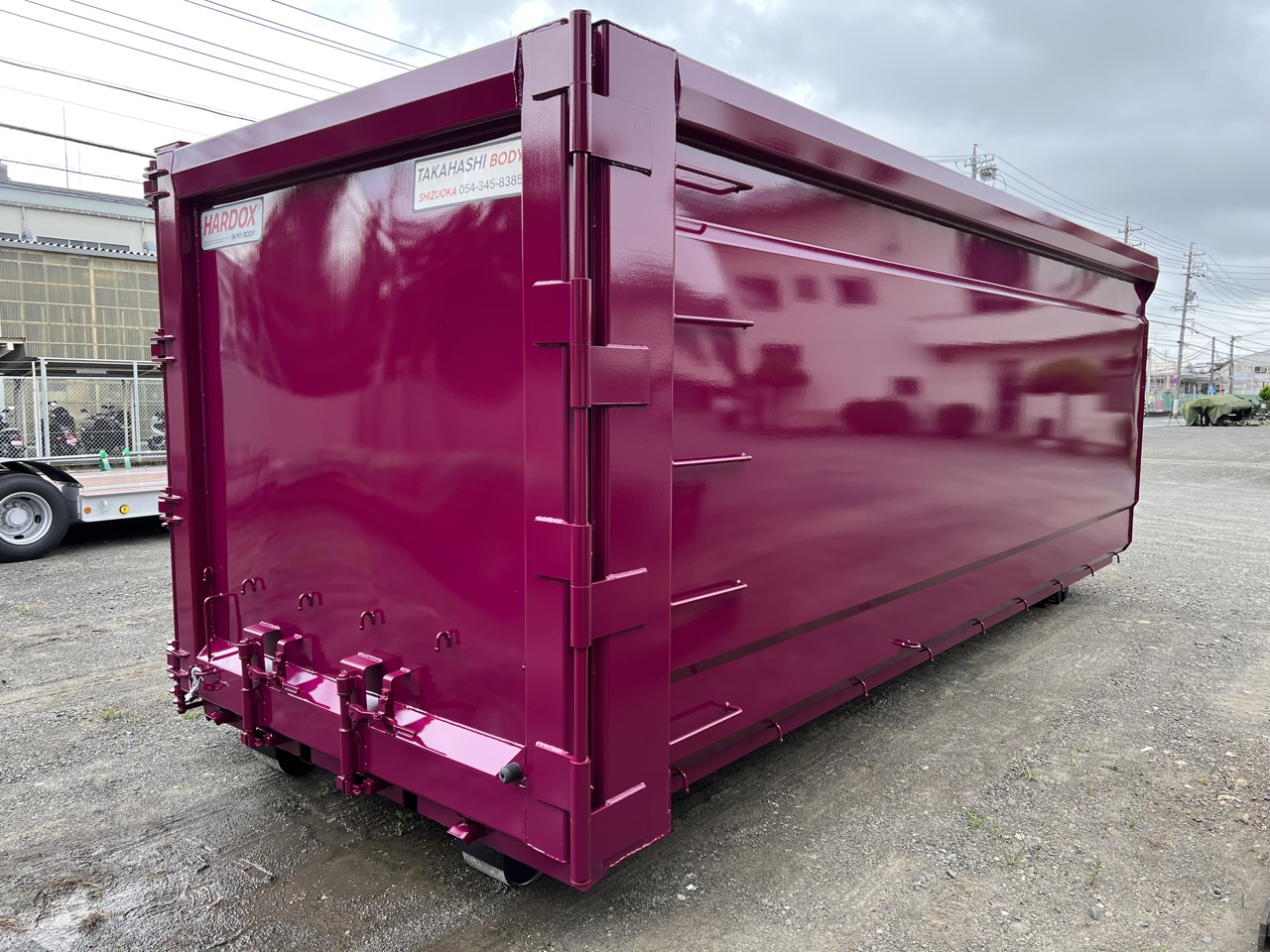 HARDOX® 産業廃棄物運搬用 30㎥ 脱着コンテナ(パープル) 製作写真1