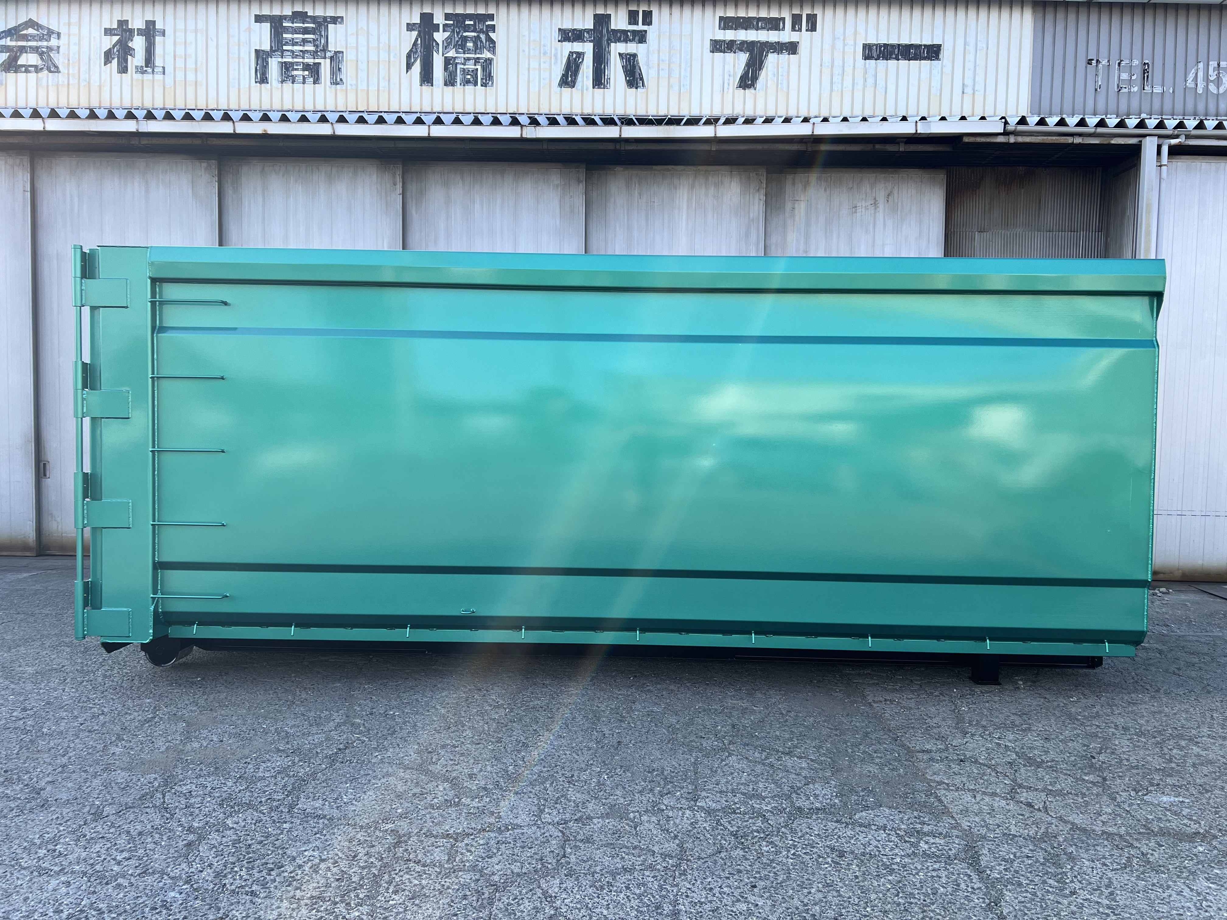 HARDOX® 廃棄物運搬用 30㎥ 脱着コンテナ（グリーン） 製作写真3