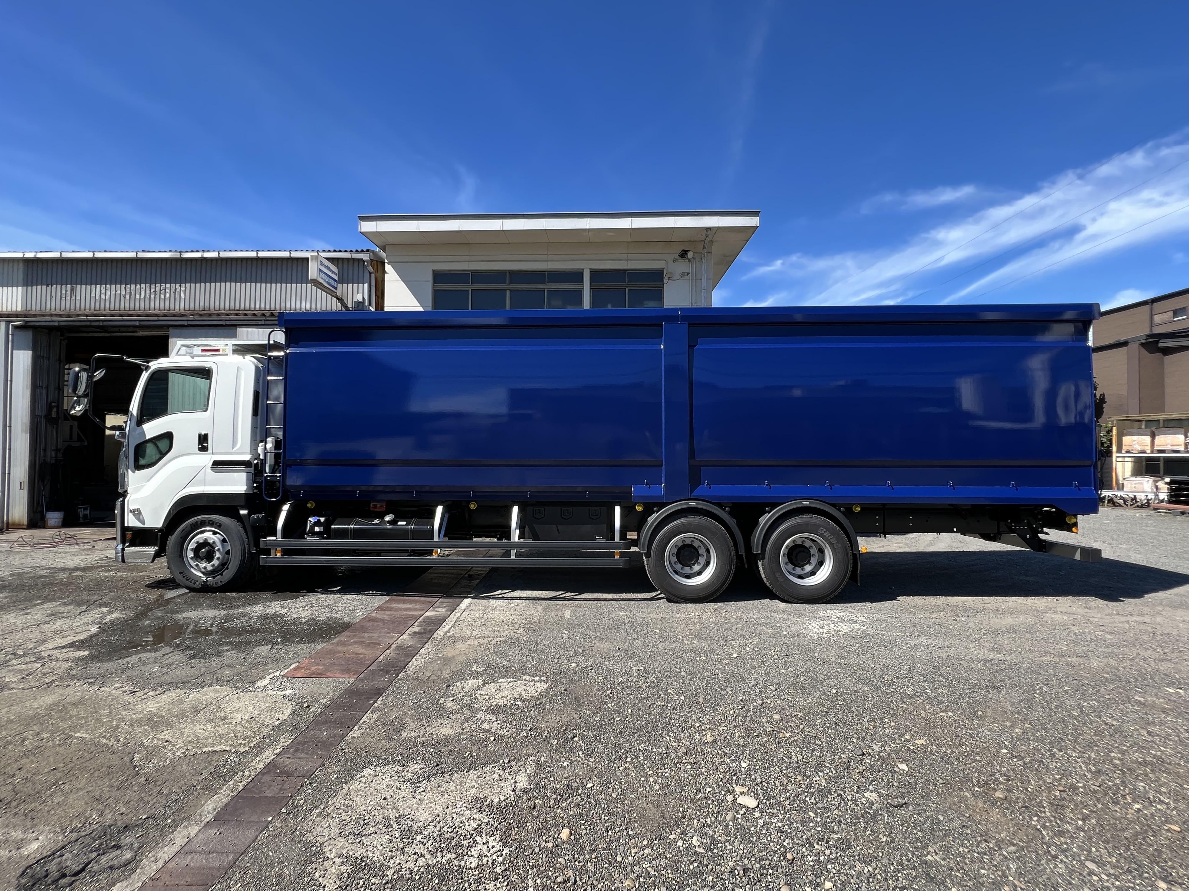 HARDOX® スクラップ運搬車輌 BOX 47㎥ 製作写真4