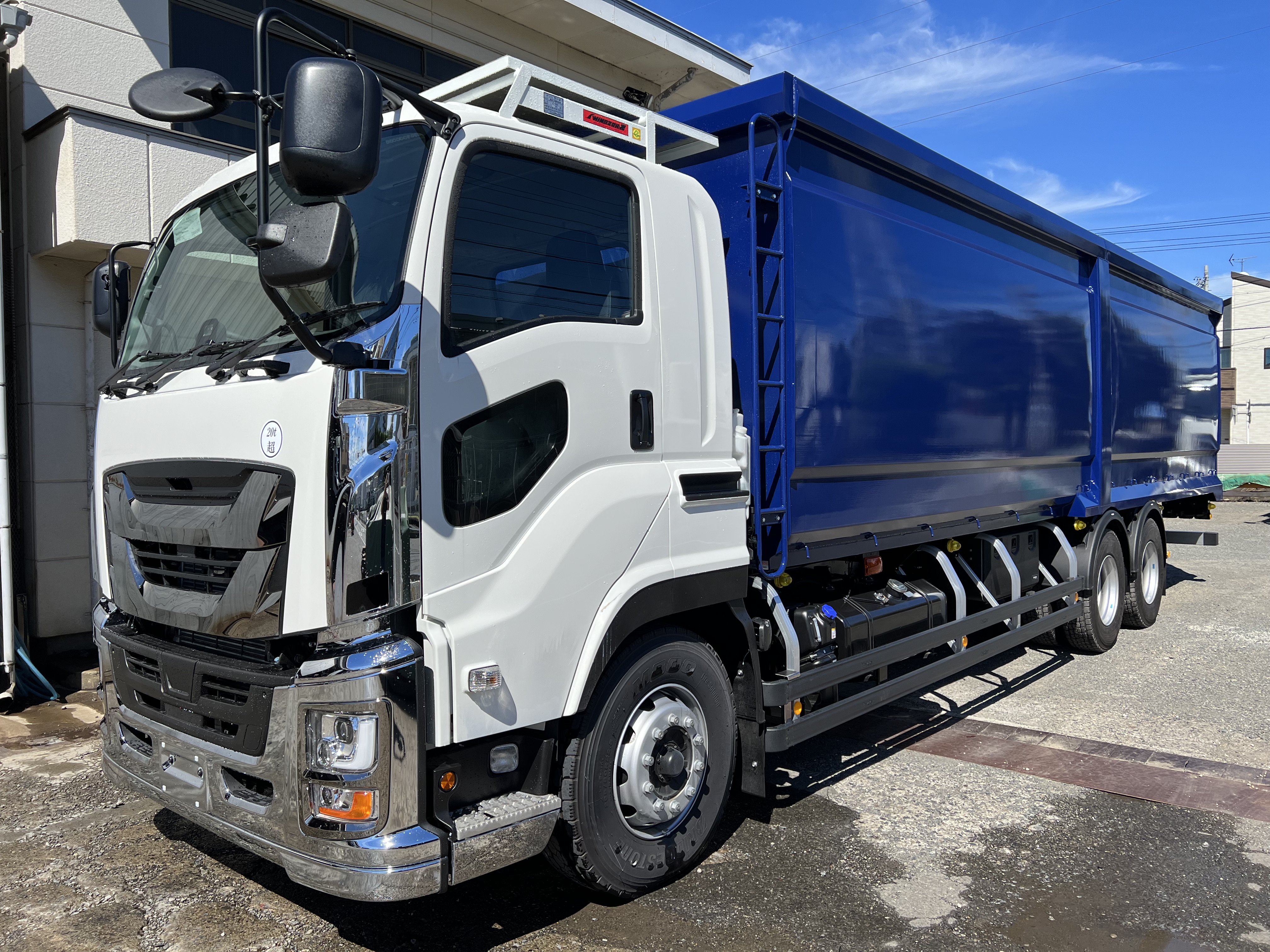 HARDOX® スクラップ運搬車輌 BOX 47㎥ 製作写真3