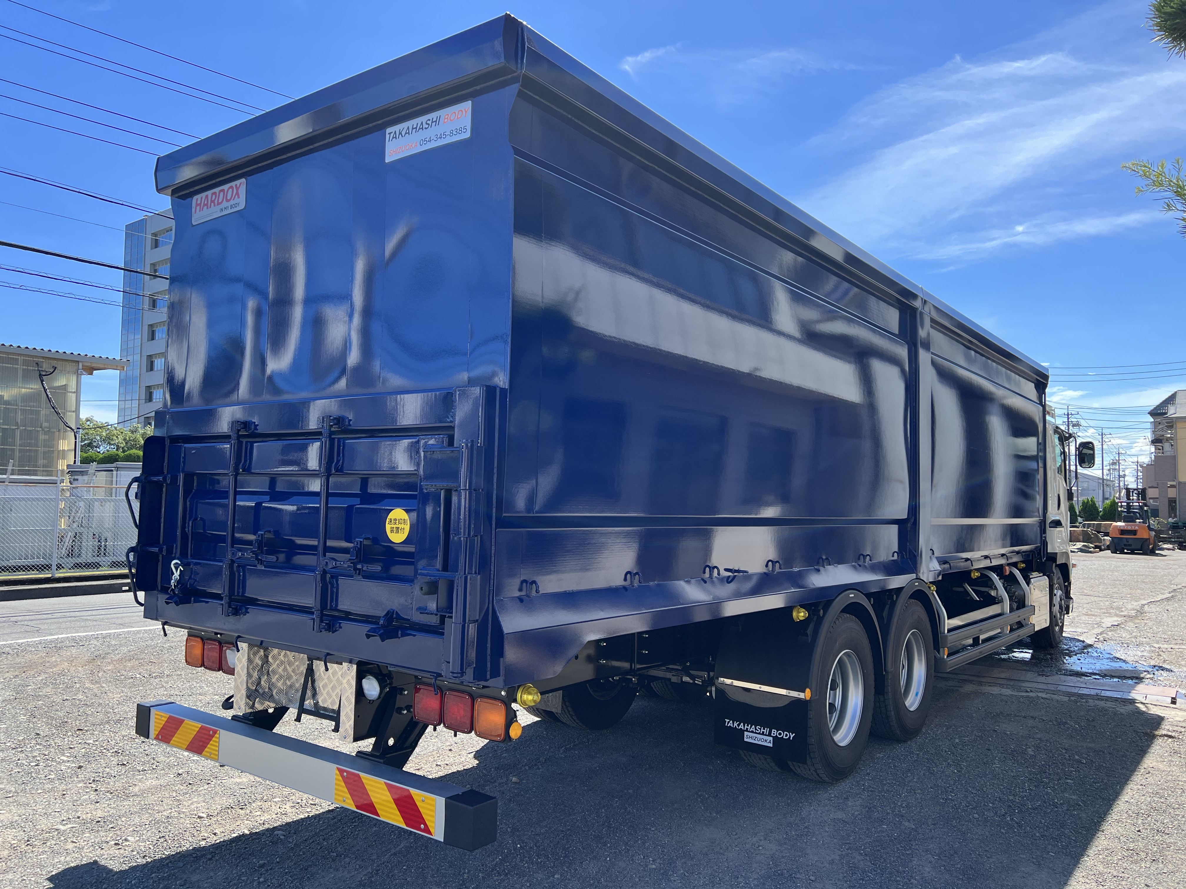 HARDOX® スクラップ運搬車輌 BOX 47㎥ 製作写真1