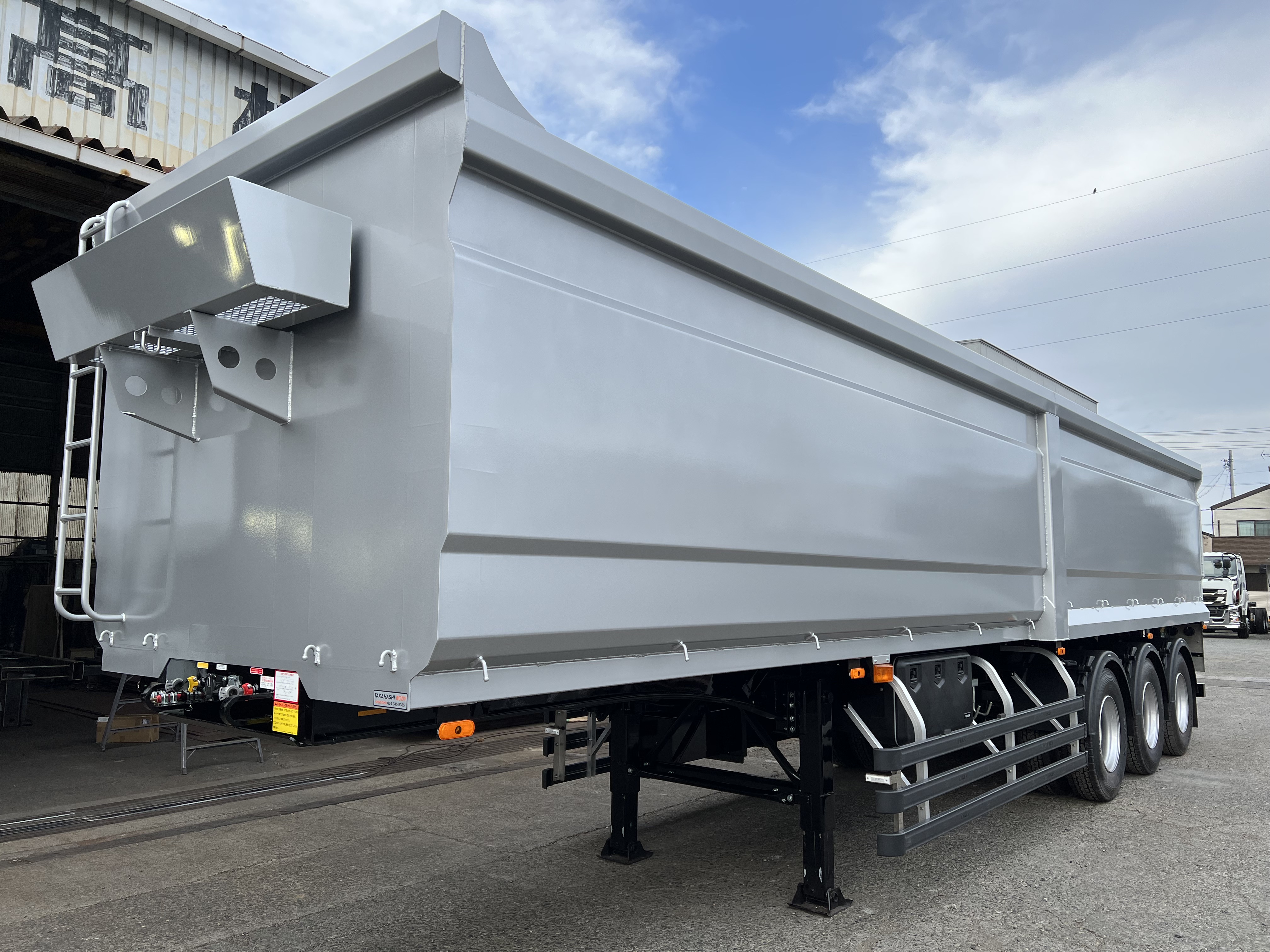 HARDOX® スクラップセミトレーラー 43㎥ BOX型 製作写真4