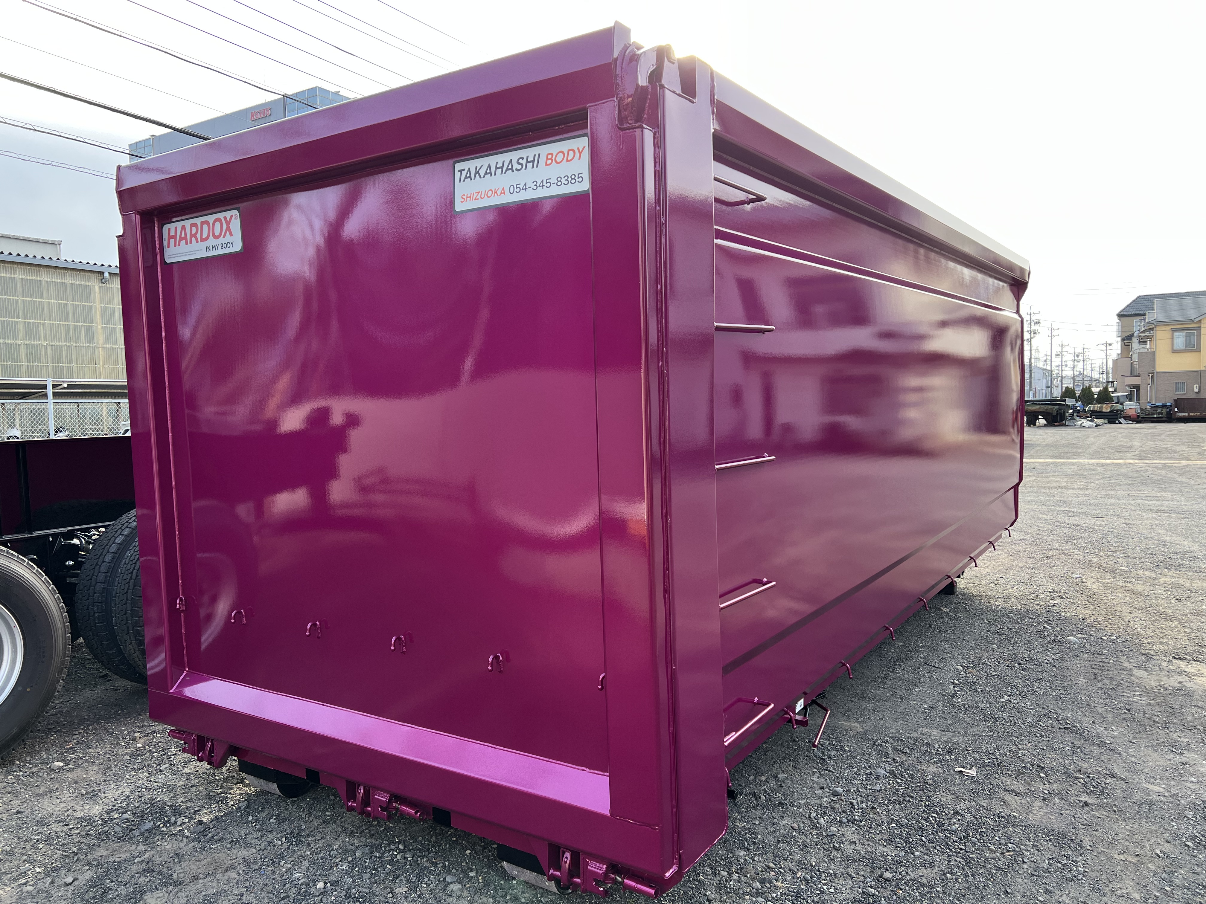 HARDOX® 産業廃棄物運搬用 30㎥ 脱着コンテナ（パープル2） 製作写真2