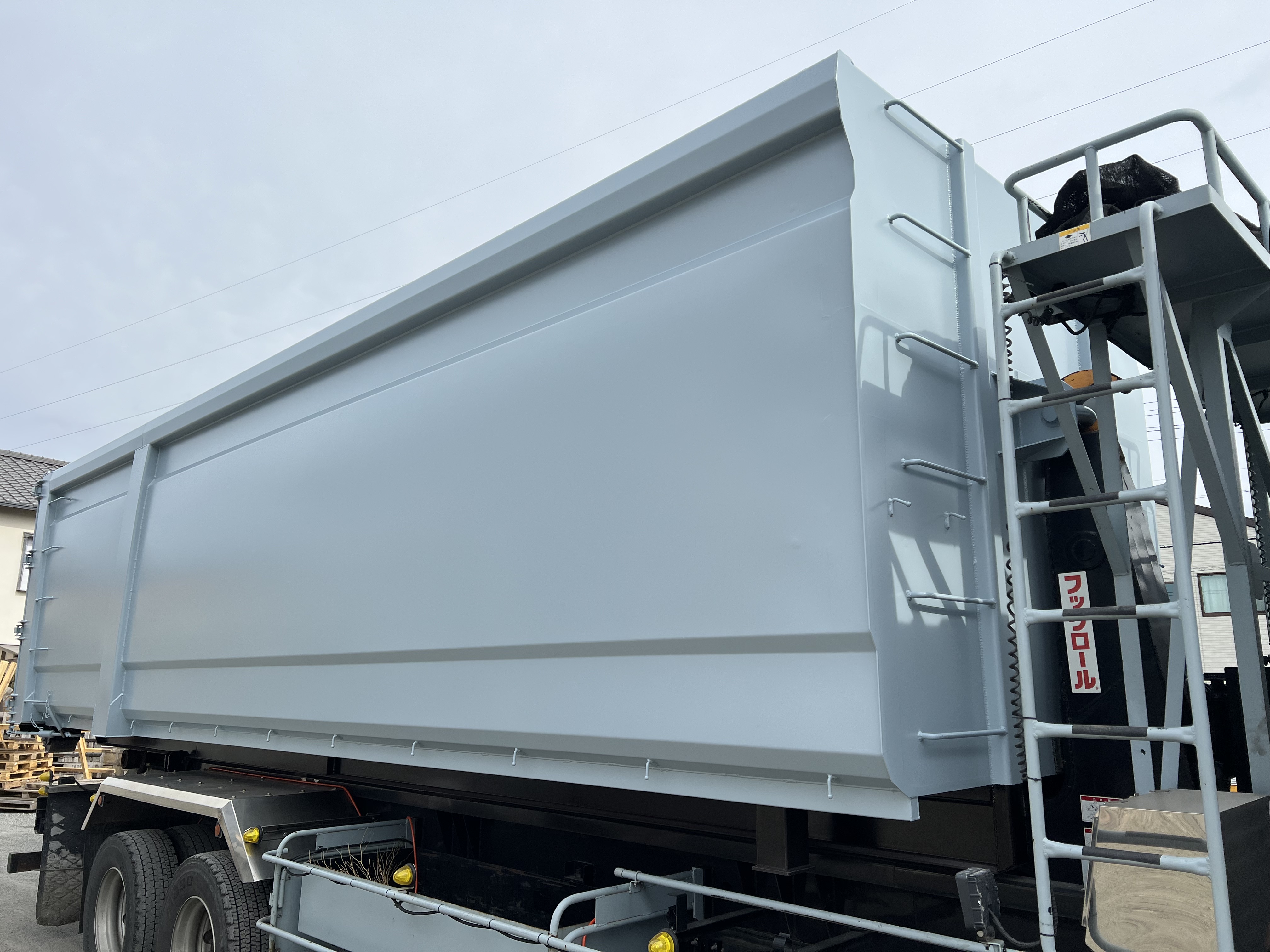 HARDOX® ウッドチップ運搬用 40㎥ 脱着コンテナ（グレー2） 製作写真3