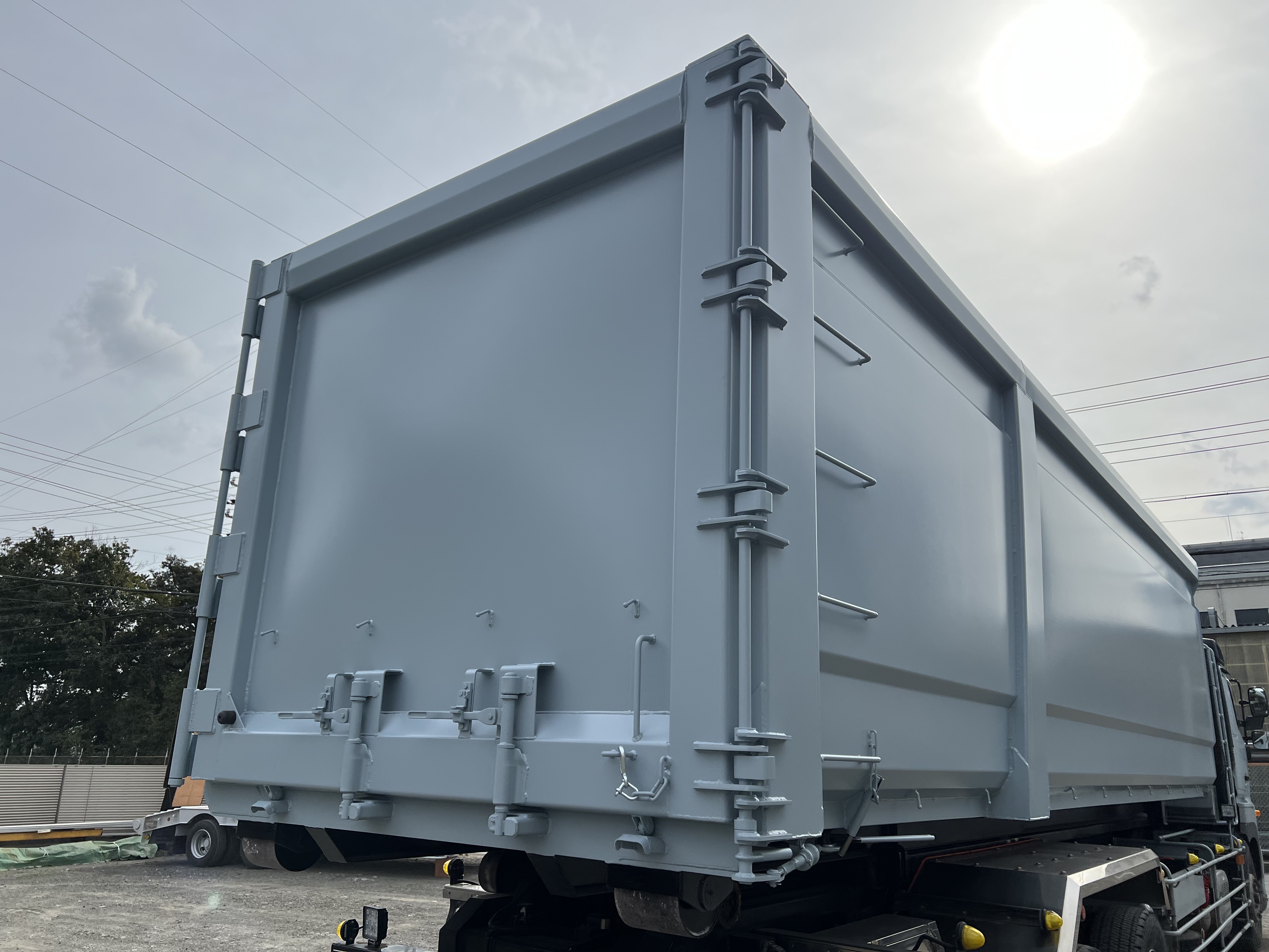 HARDOX® ウッドチップ運搬用 40㎥ 脱着コンテナ（グレー2） 製作写真2