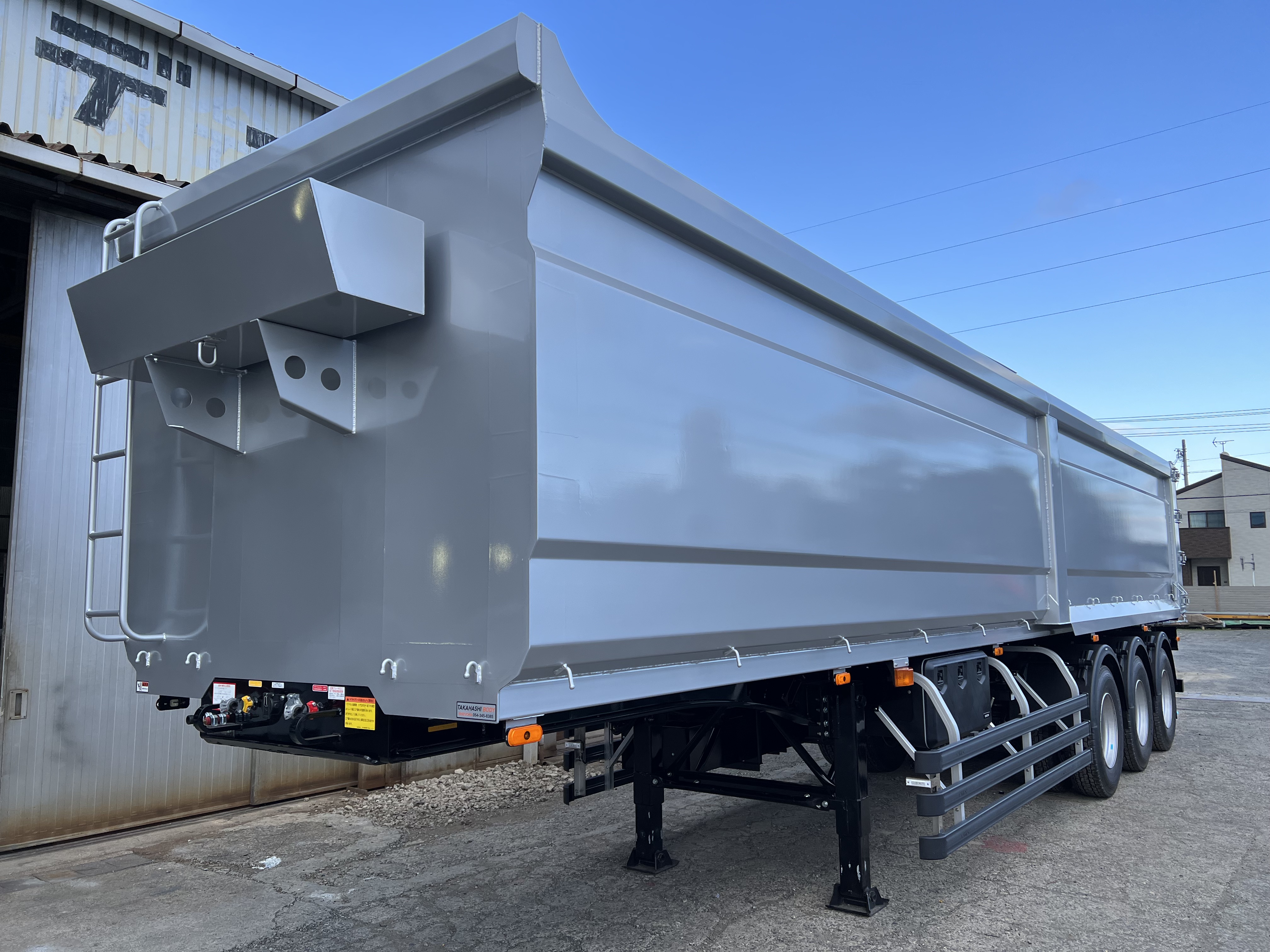 HARDOX® スクラップセミトレーラー 42㎥ テールゲート型 製作写真3