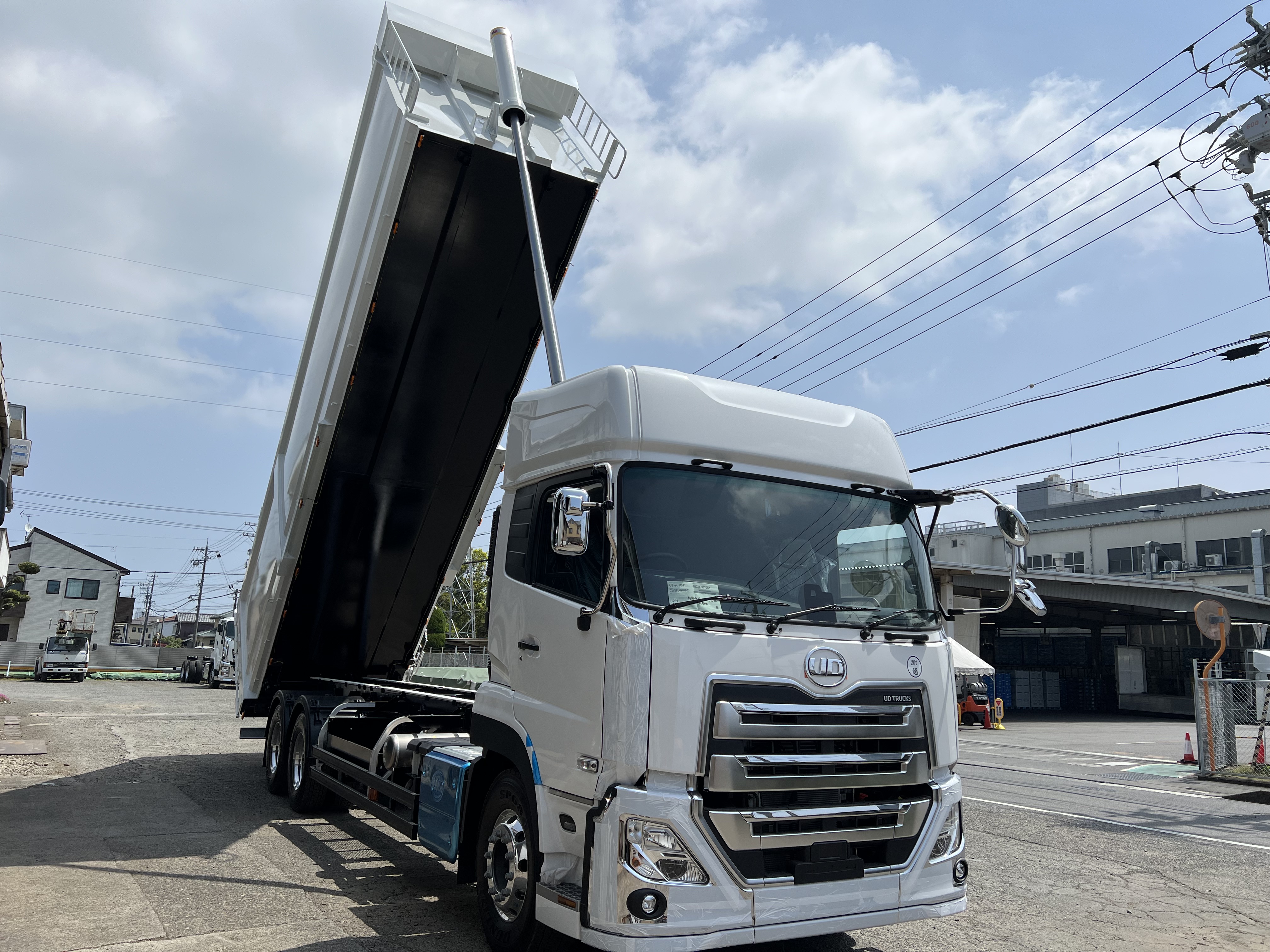 HARDOX®ダンプ 非鉄金属運搬車輌 42㎥ 製作写真1