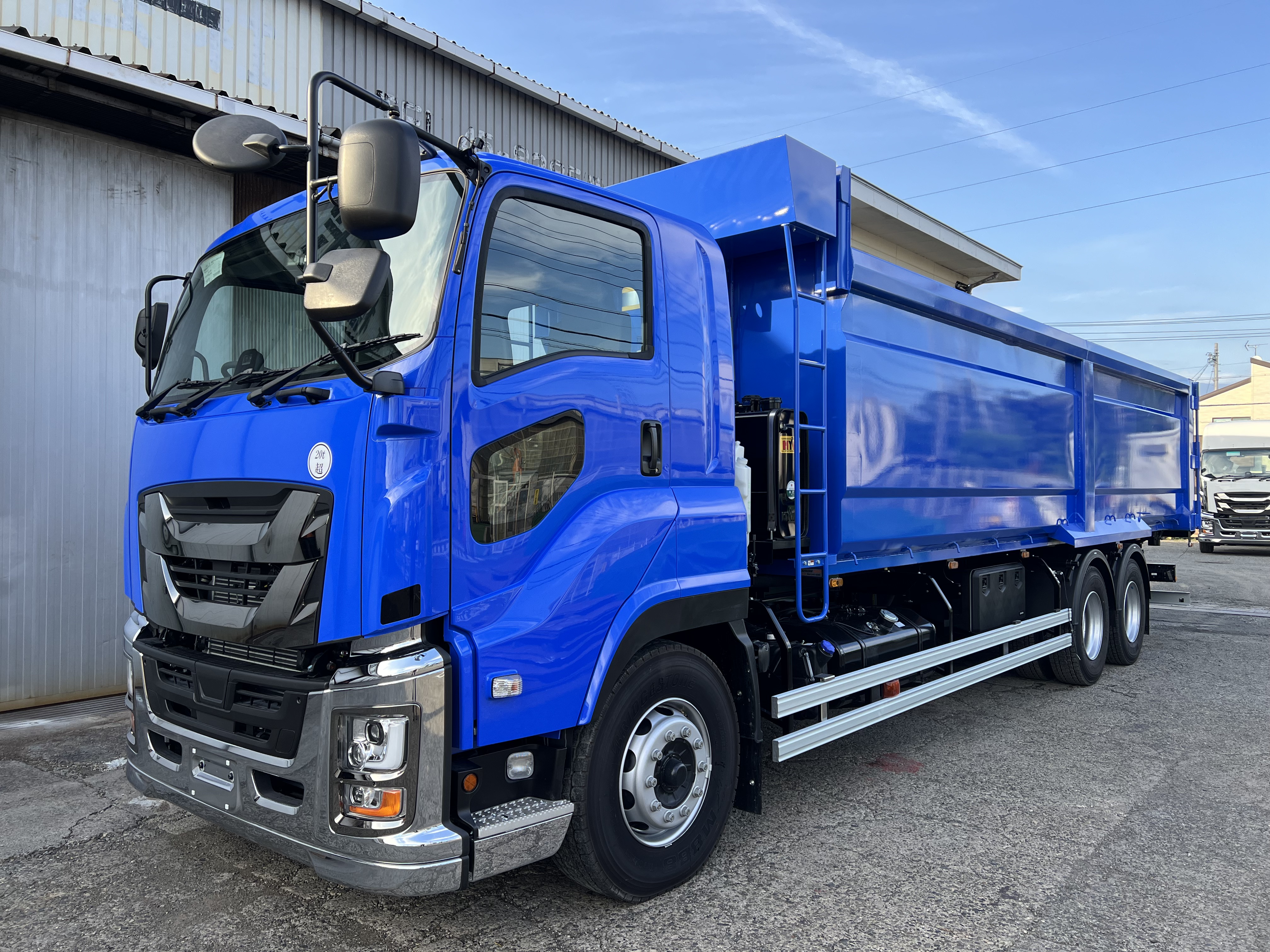 HARDOX®500TUF スクラップ運搬車輌 32㎥ 製作写真4