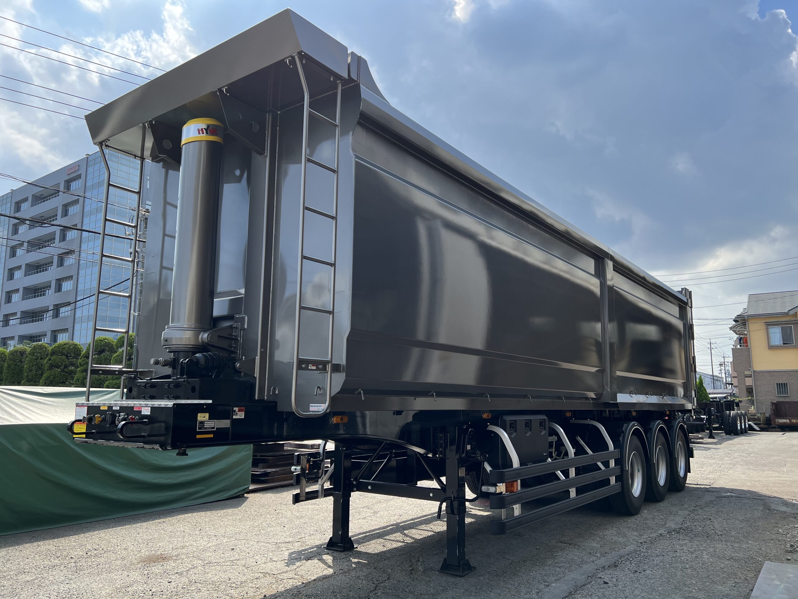 トレーラダンプの基本構造 シャシとダンプボデー