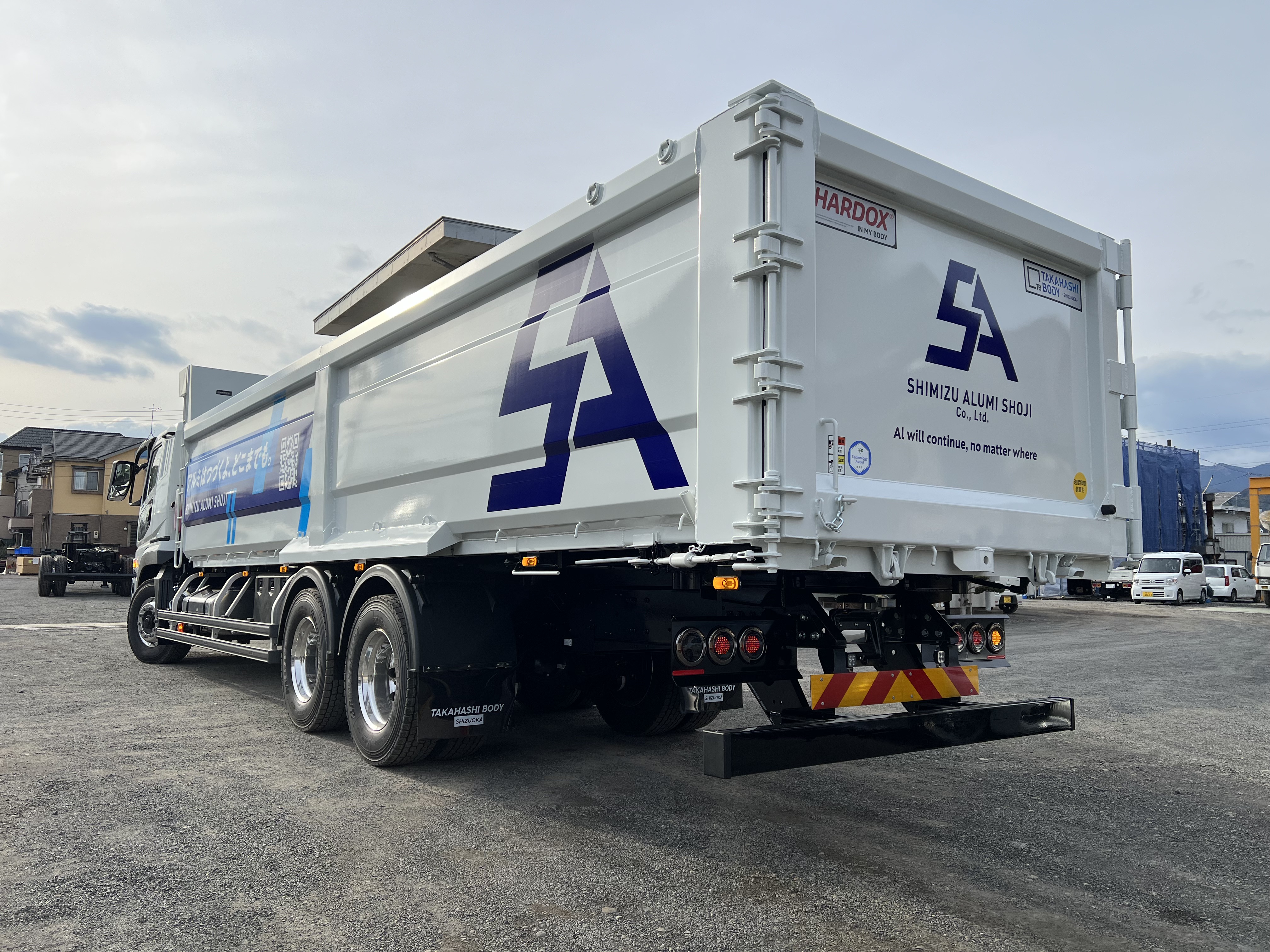 HARDOX®ダンプ 非鉄金属運搬車輌 30㎥ 製作写真1