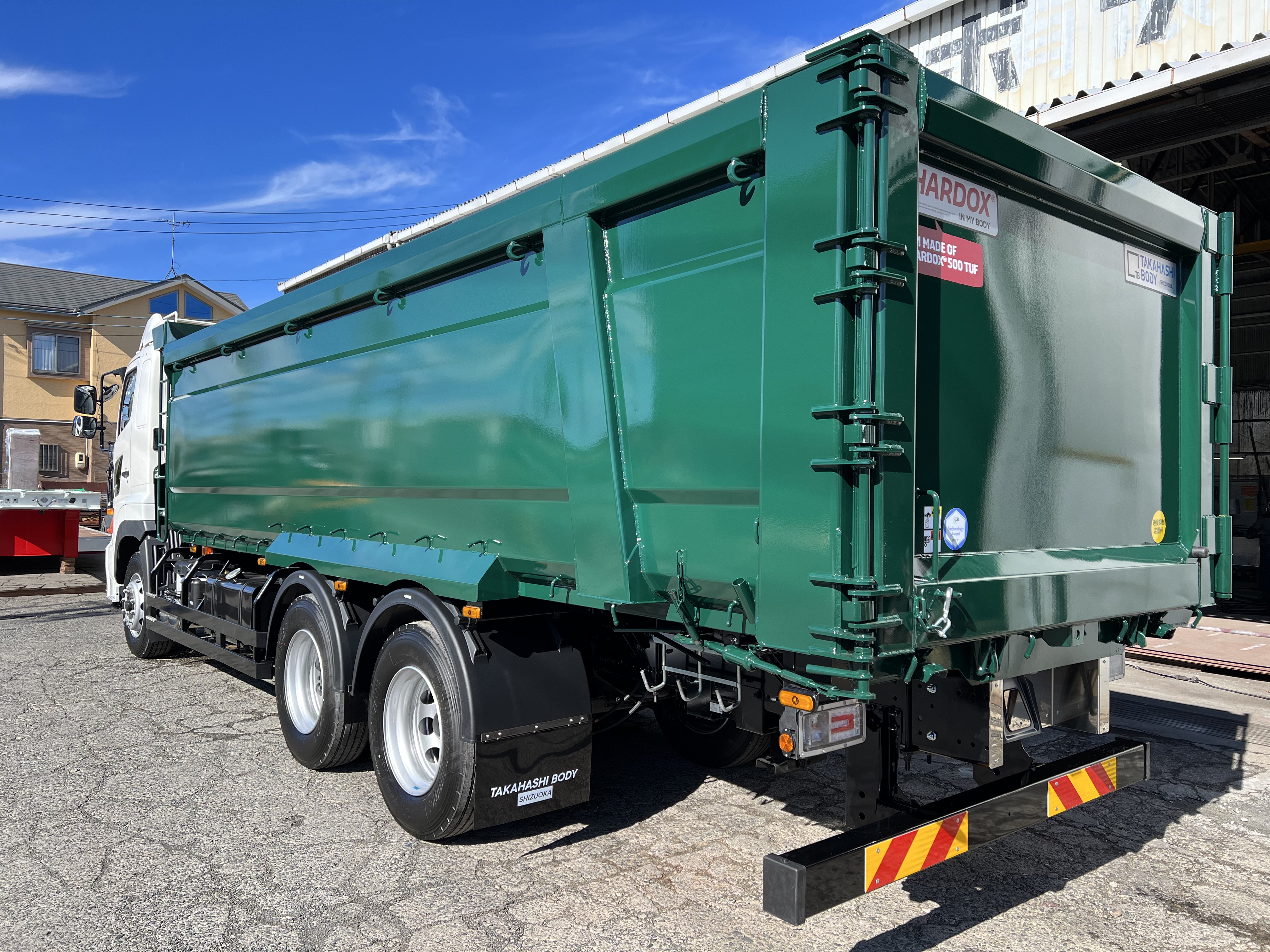 HARDOX® スクラップ運搬車輌 BOX 25㎥ (GVW22t) 製作写真4