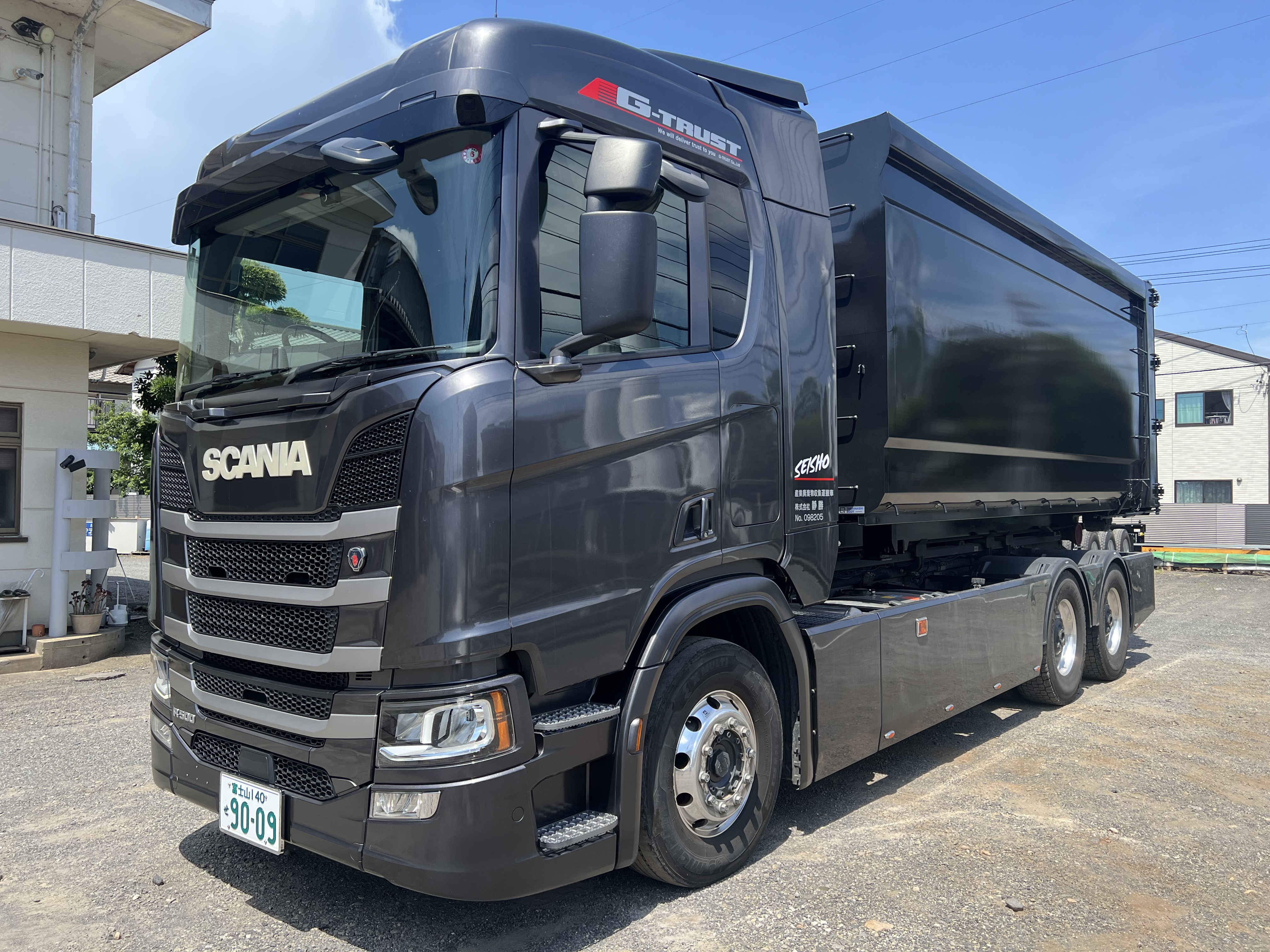 HARDOX® 産業廃棄物運搬用 30㎥ 脱着コンテナ（ガンメタル） 製作写真3