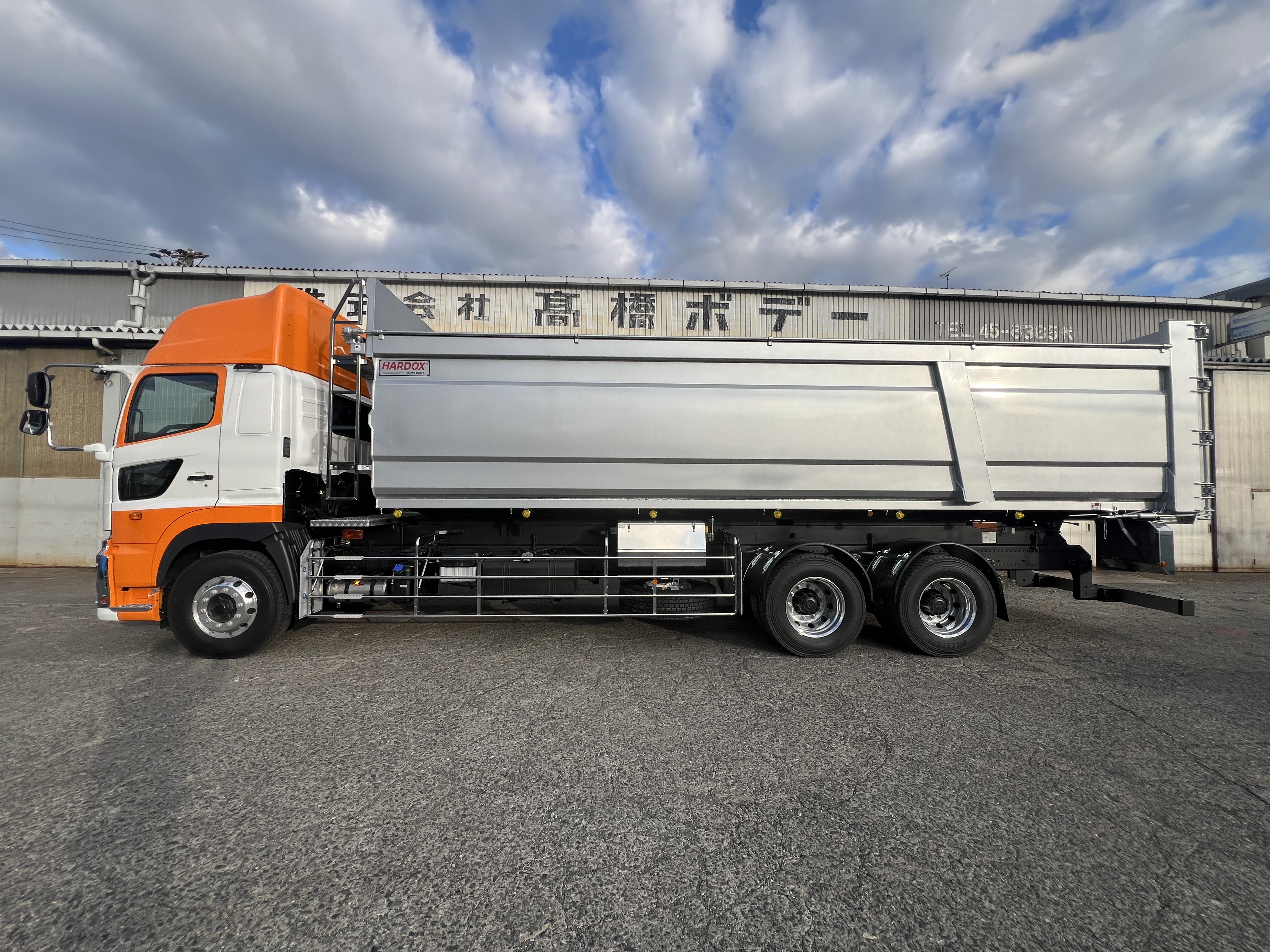 HARDOX®ダンプ 非鉄金属運搬車輌 30㎥(2024) 製作写真2
