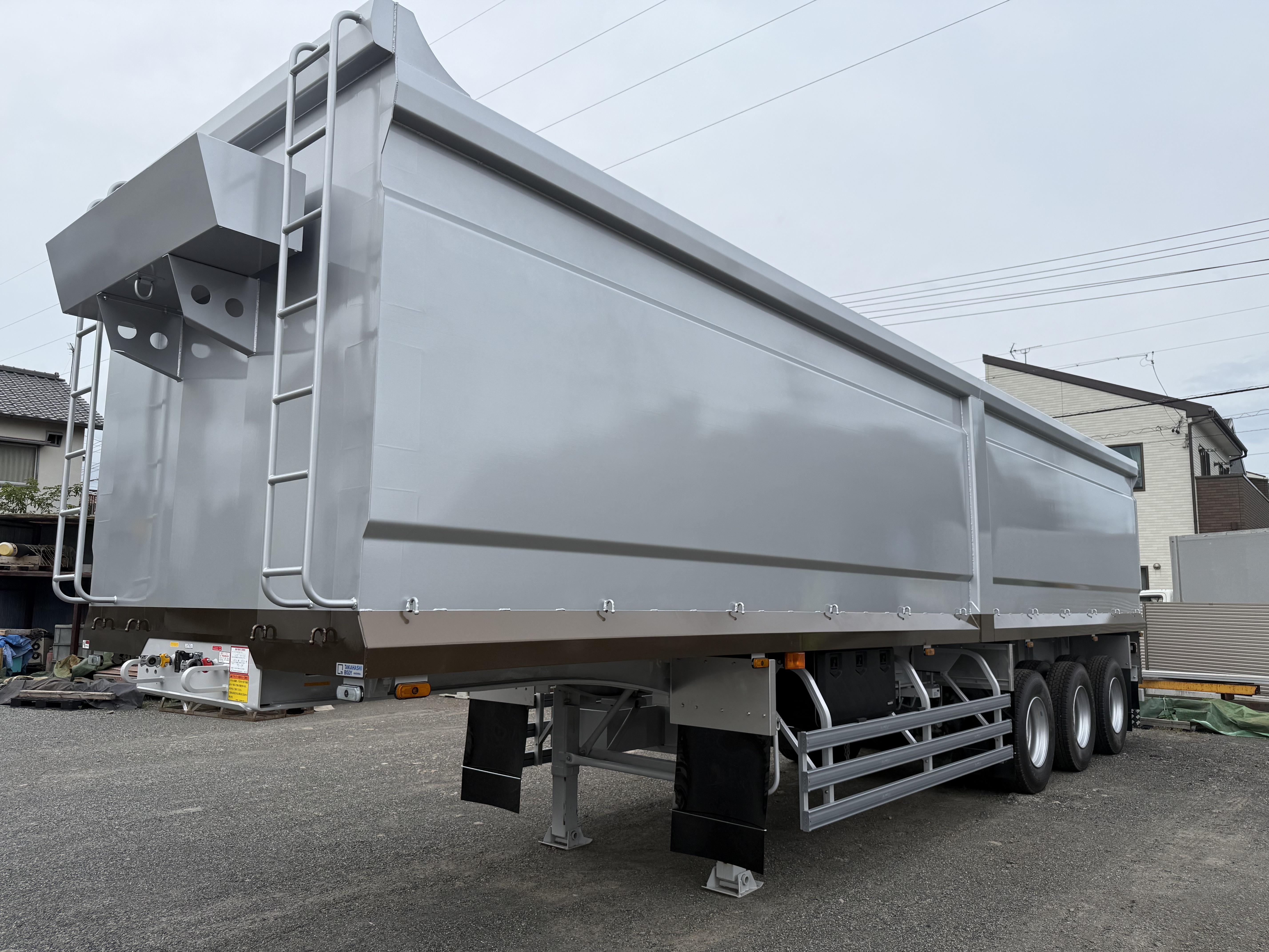 HARDOX®500TUF スクラップトレーラー 50㎥ BOX型（ゴールドライン） 製作写真3