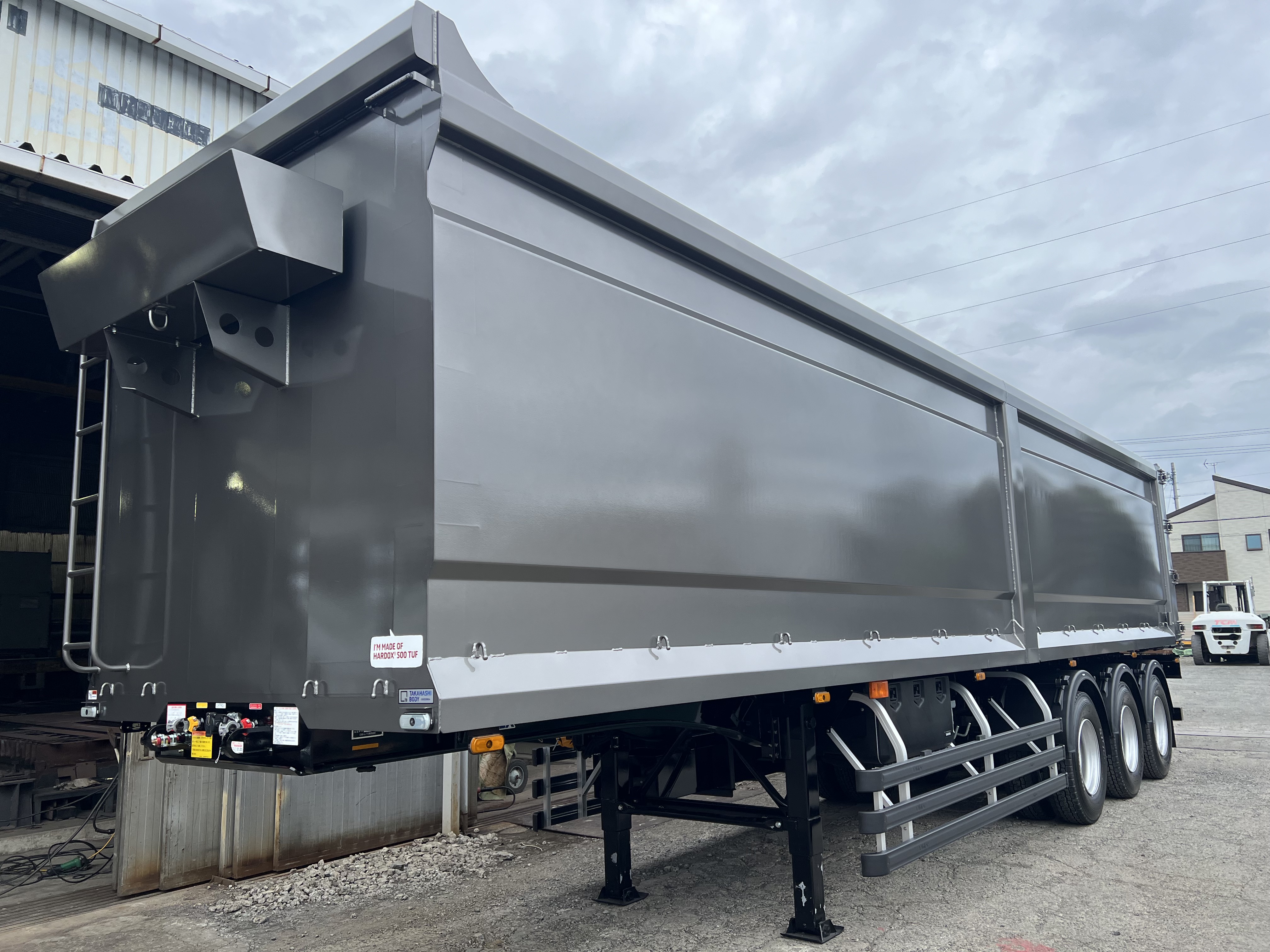 HARDOX®500TUF スクラップトレーラー 50㎥ T/G型（2024.12） 製作写真3