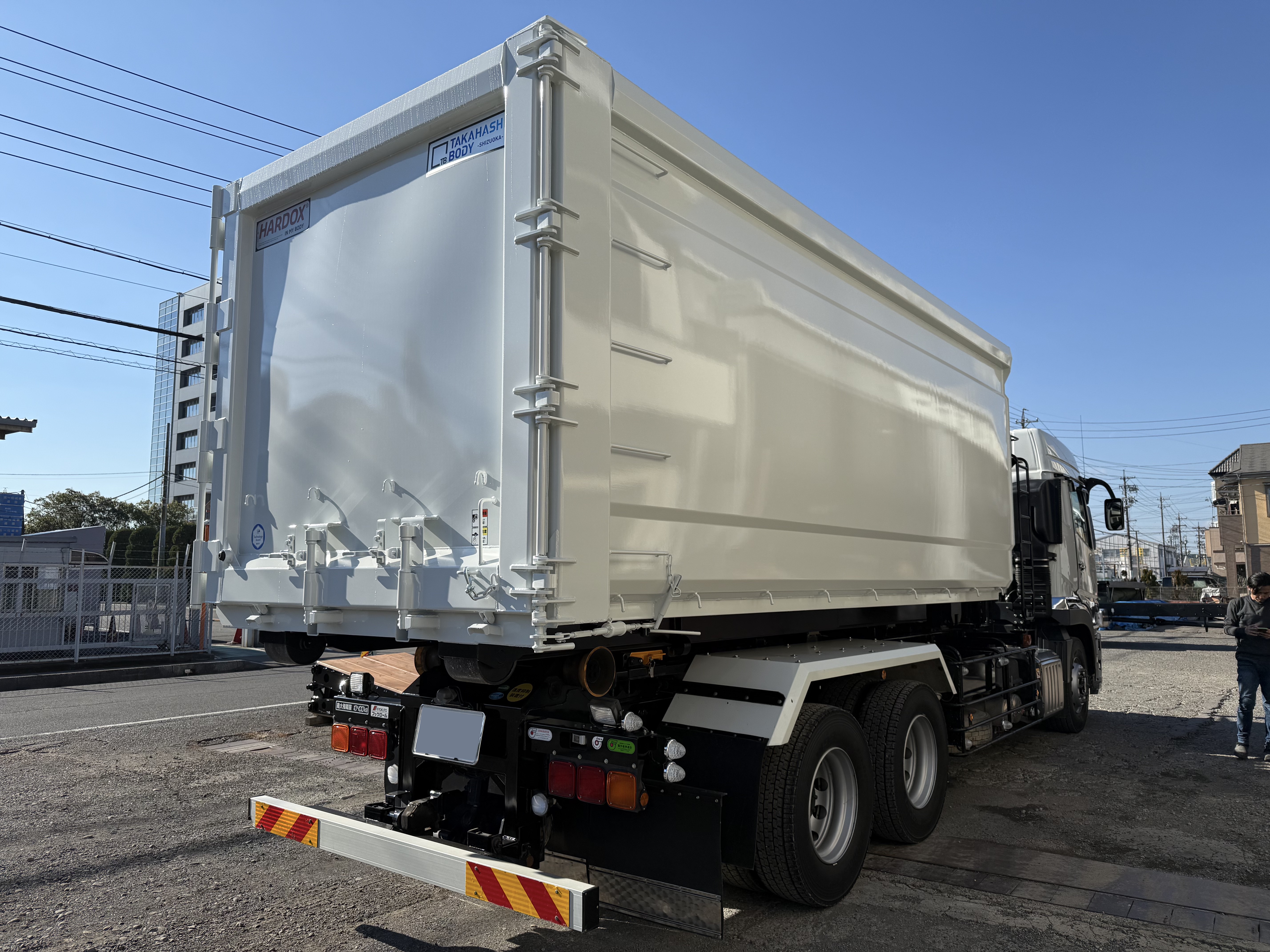 HARDOX® 林業用 30㎥ 脱着コンテナ 製作写真1