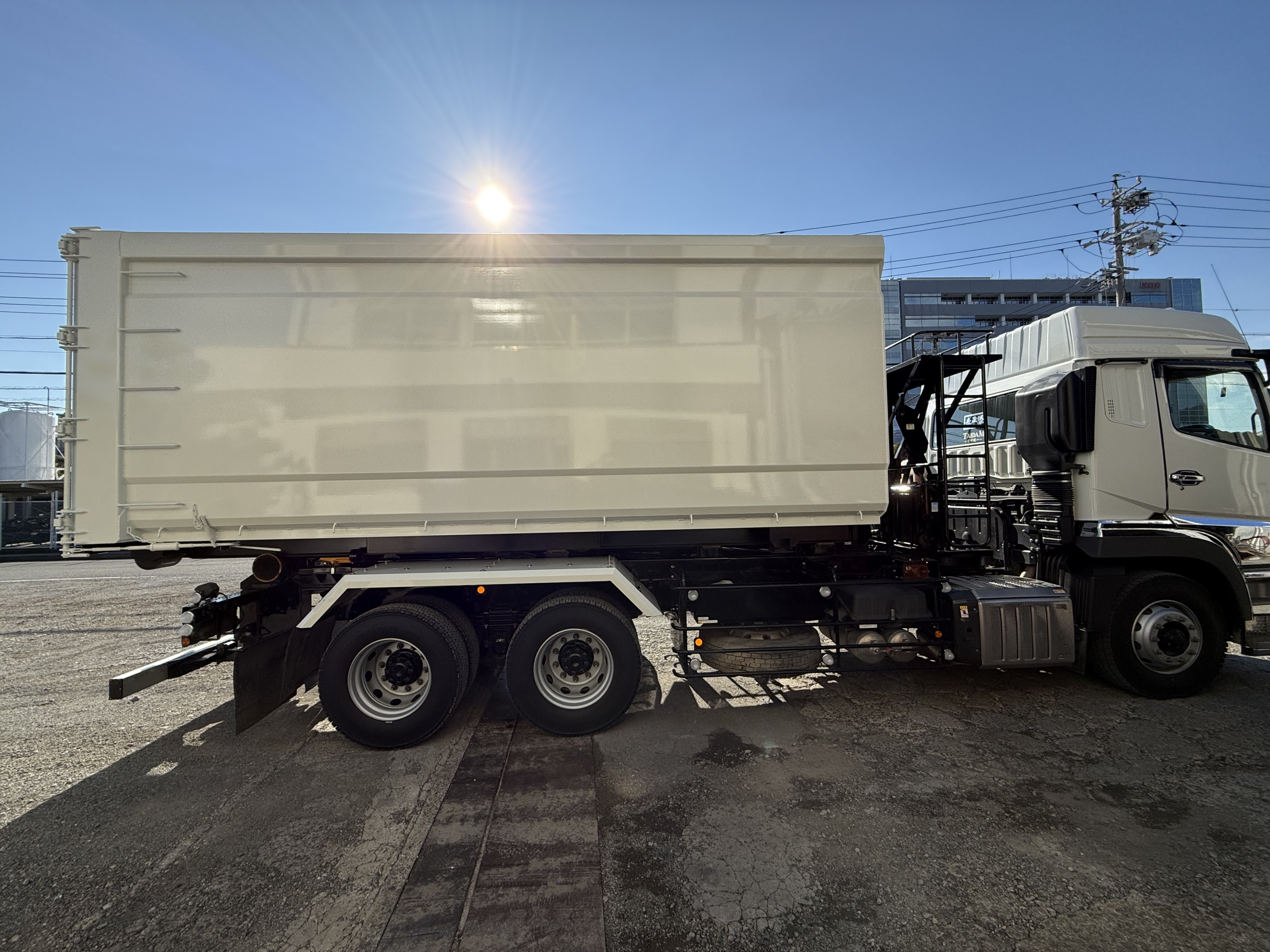 HARDOX® 林業用 30㎥ 脱着コンテナ 製作写真3