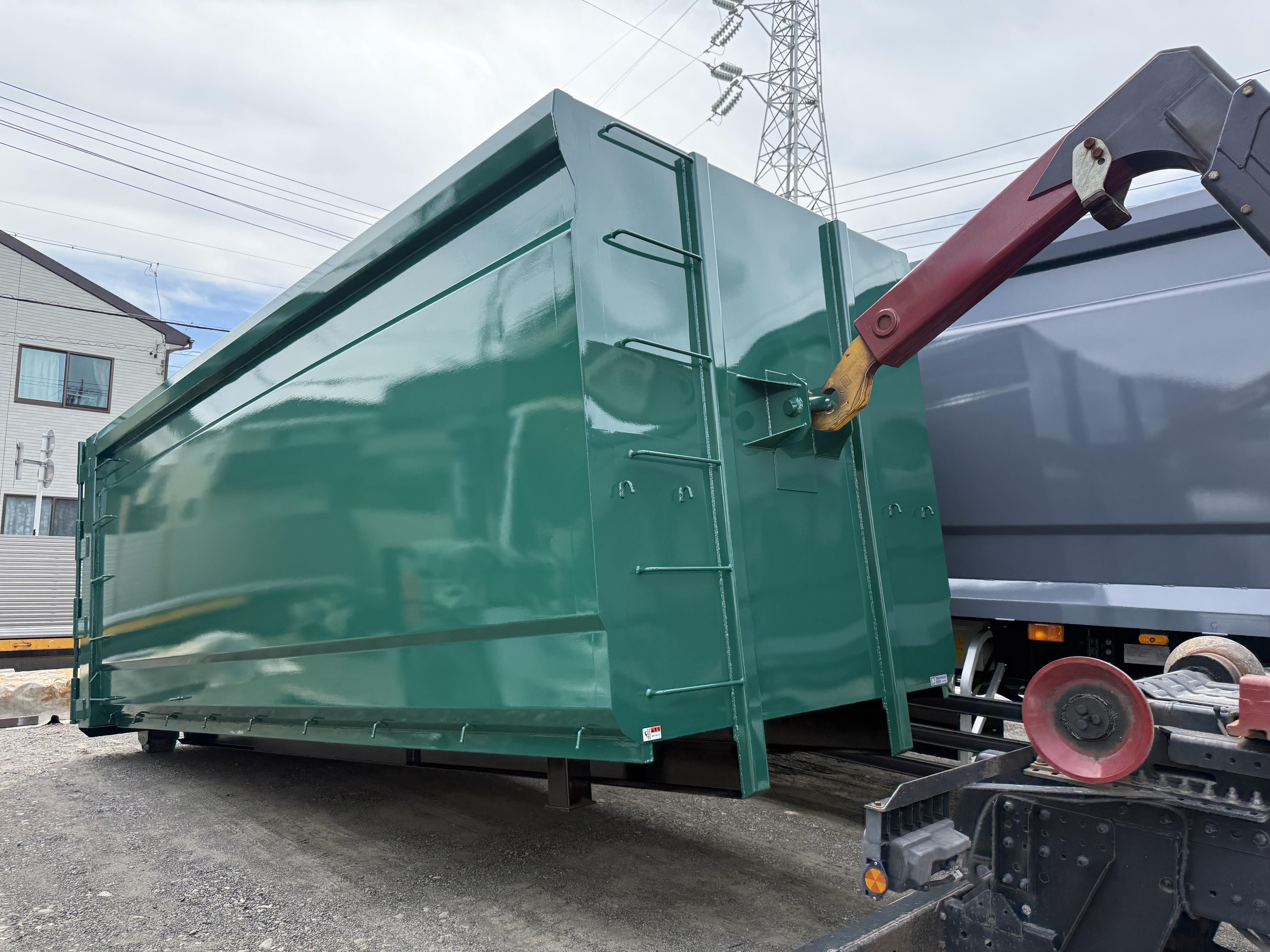 HARDOX®500Tuf 産業廃棄物収集運搬 30㎥ 脱着コンテナ（ディープグリーン） 製作写真3
