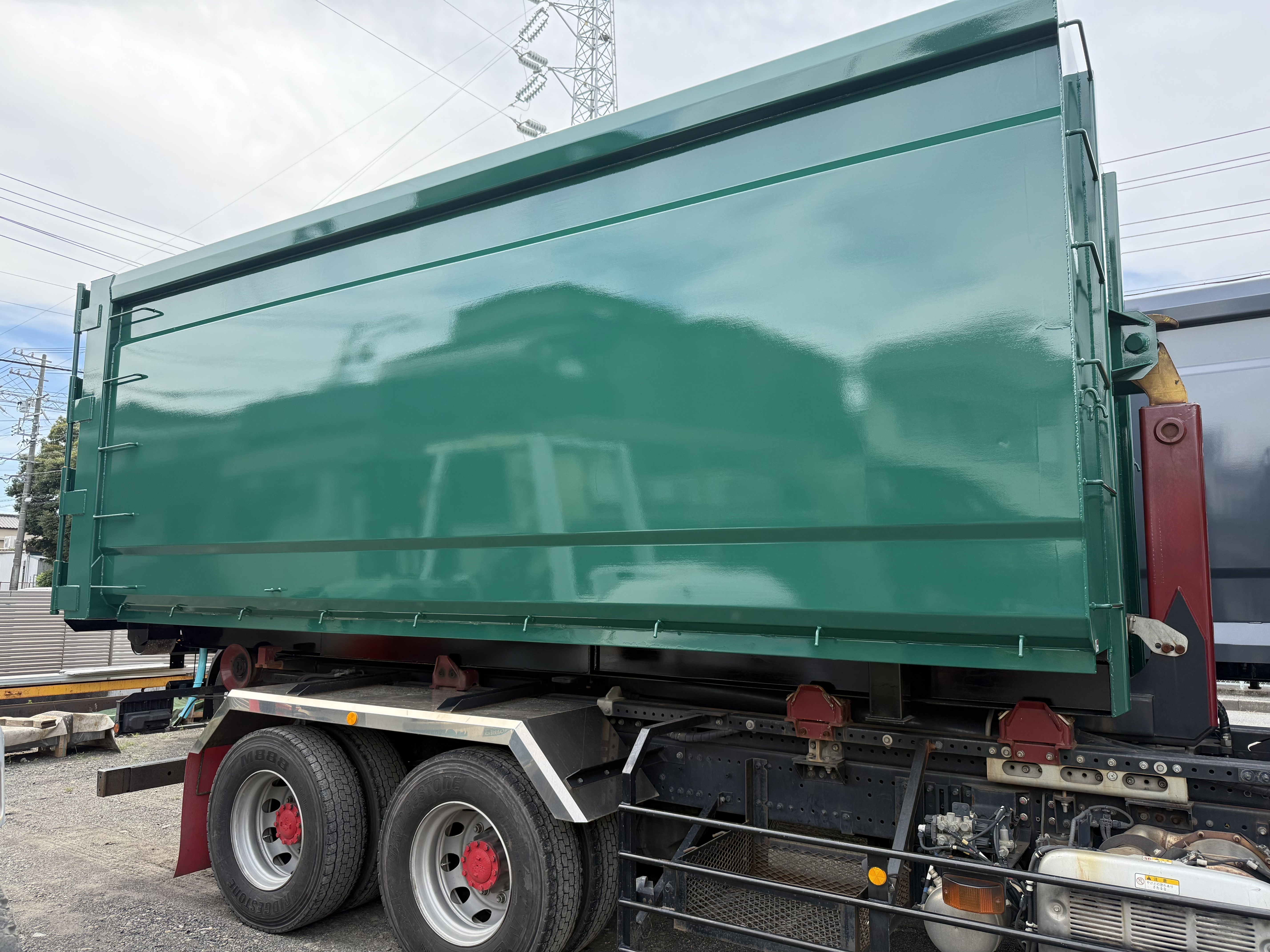 HARDOX®500Tuf 産業廃棄物収集運搬 30㎥ 脱着コンテナ（ディープグリーン） 製作写真2
