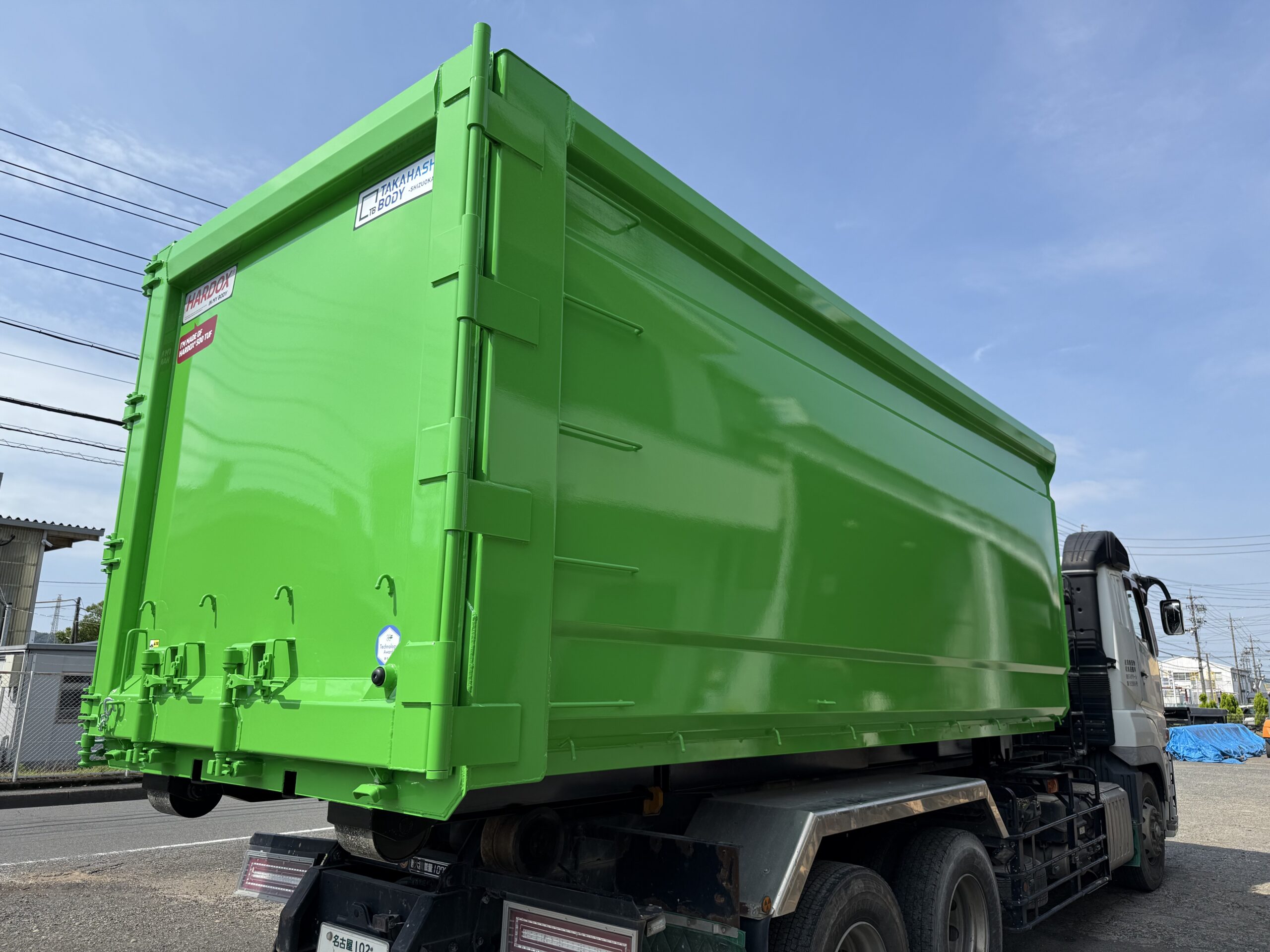 HARDOX®︎500Tufを使用した脱着コンテナの外観