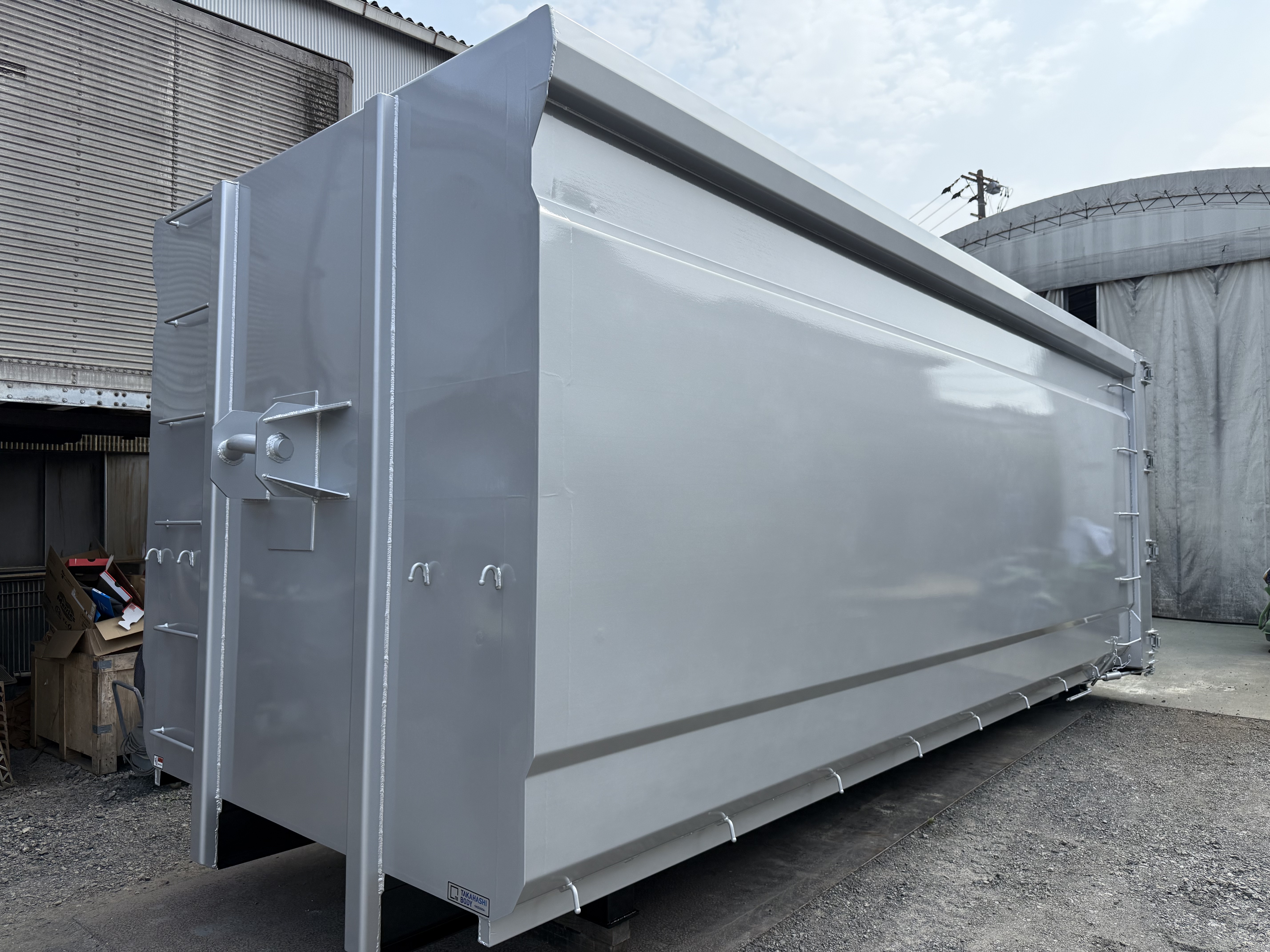HARDOX®500Tuf 解体廃棄物収集運搬 30㎥ 脱着コンテナ 製作写真4
