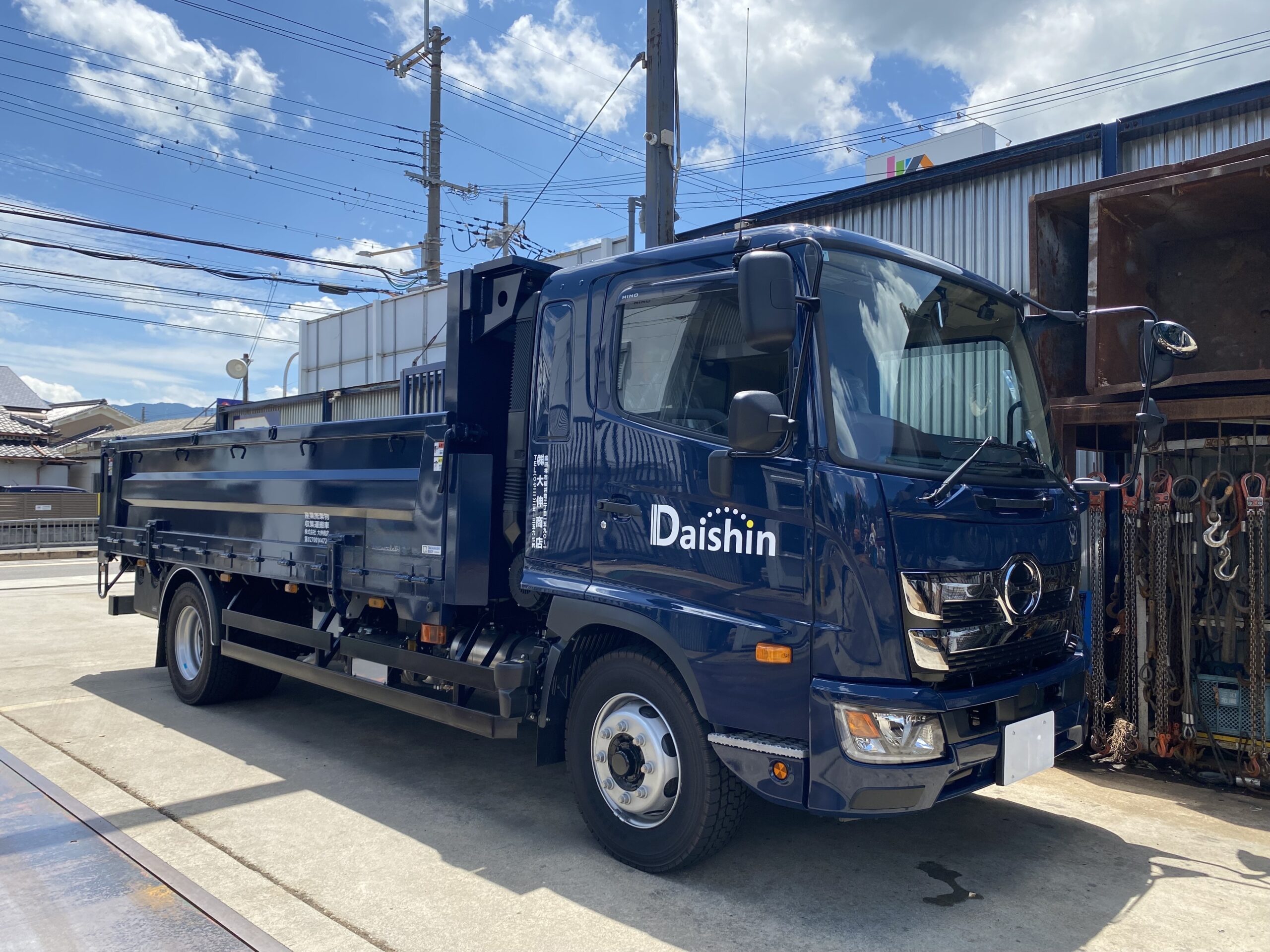 HARDOX®︎HiACEを使用したスクラップ運搬車両の外観