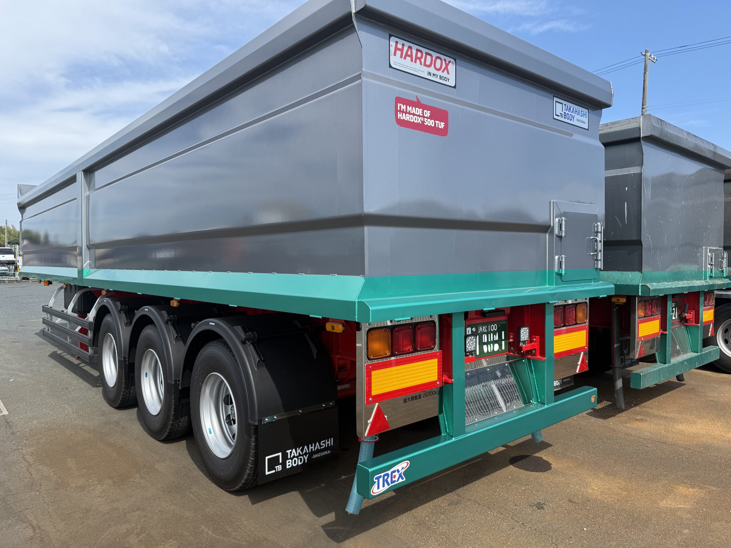HARDOX®︎500Tufを使用したスクラップトレーラーの外観