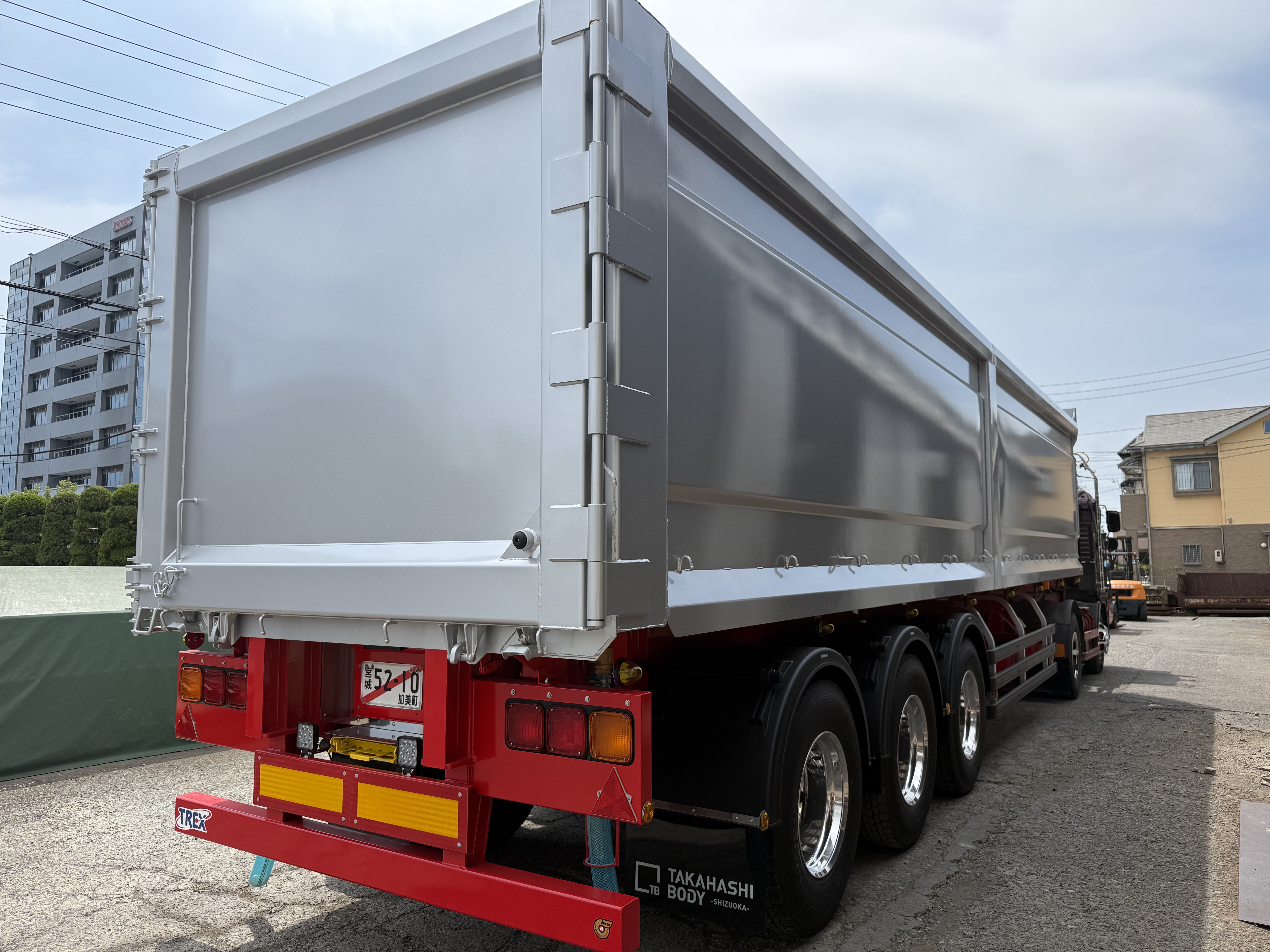 HARDOX®500TUF スクラップトレーラー 47㎥ T/G型 製作写真2