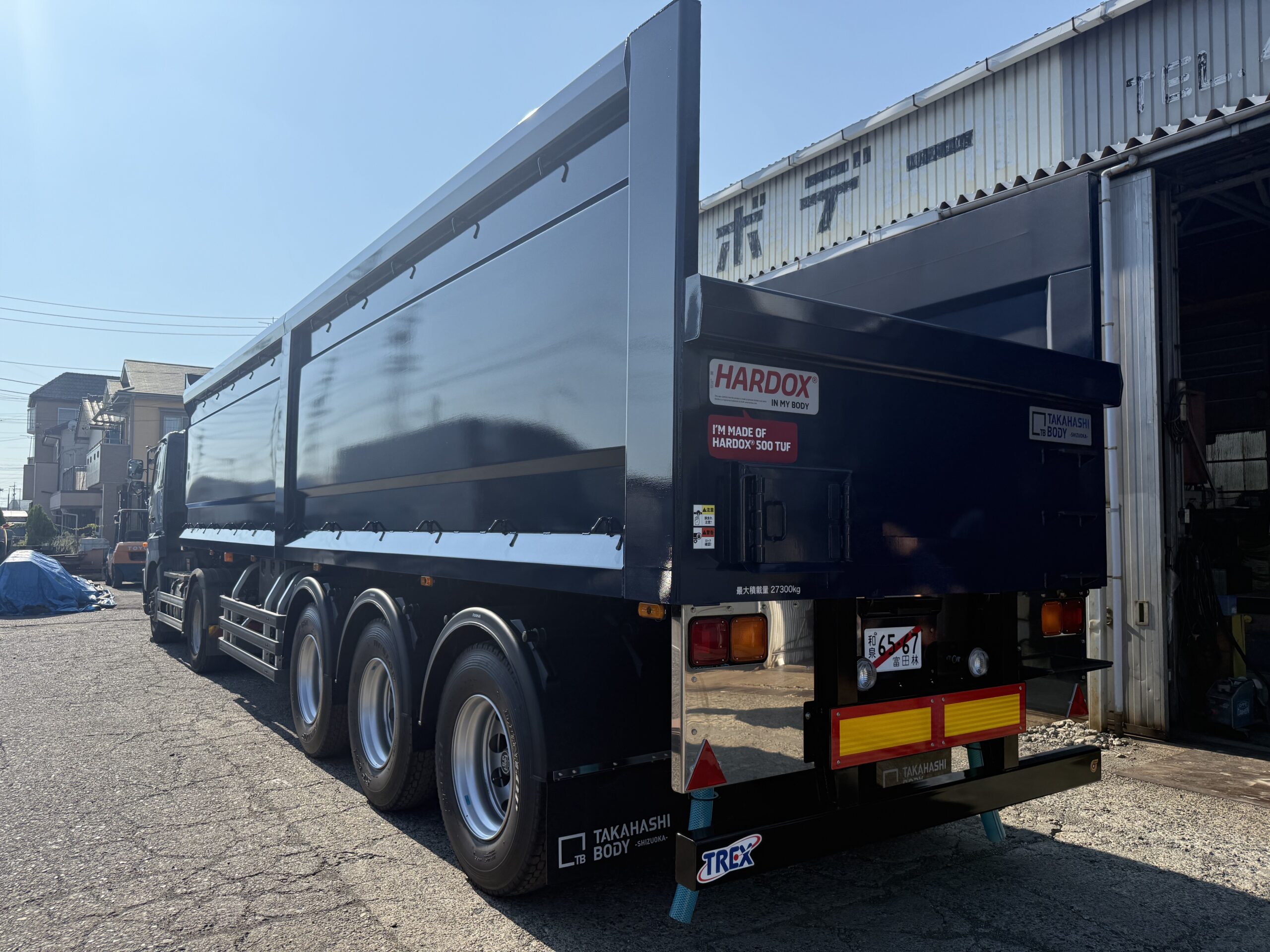 HARDOX®︎500Tufを使用したスクラップトレーラーの外観