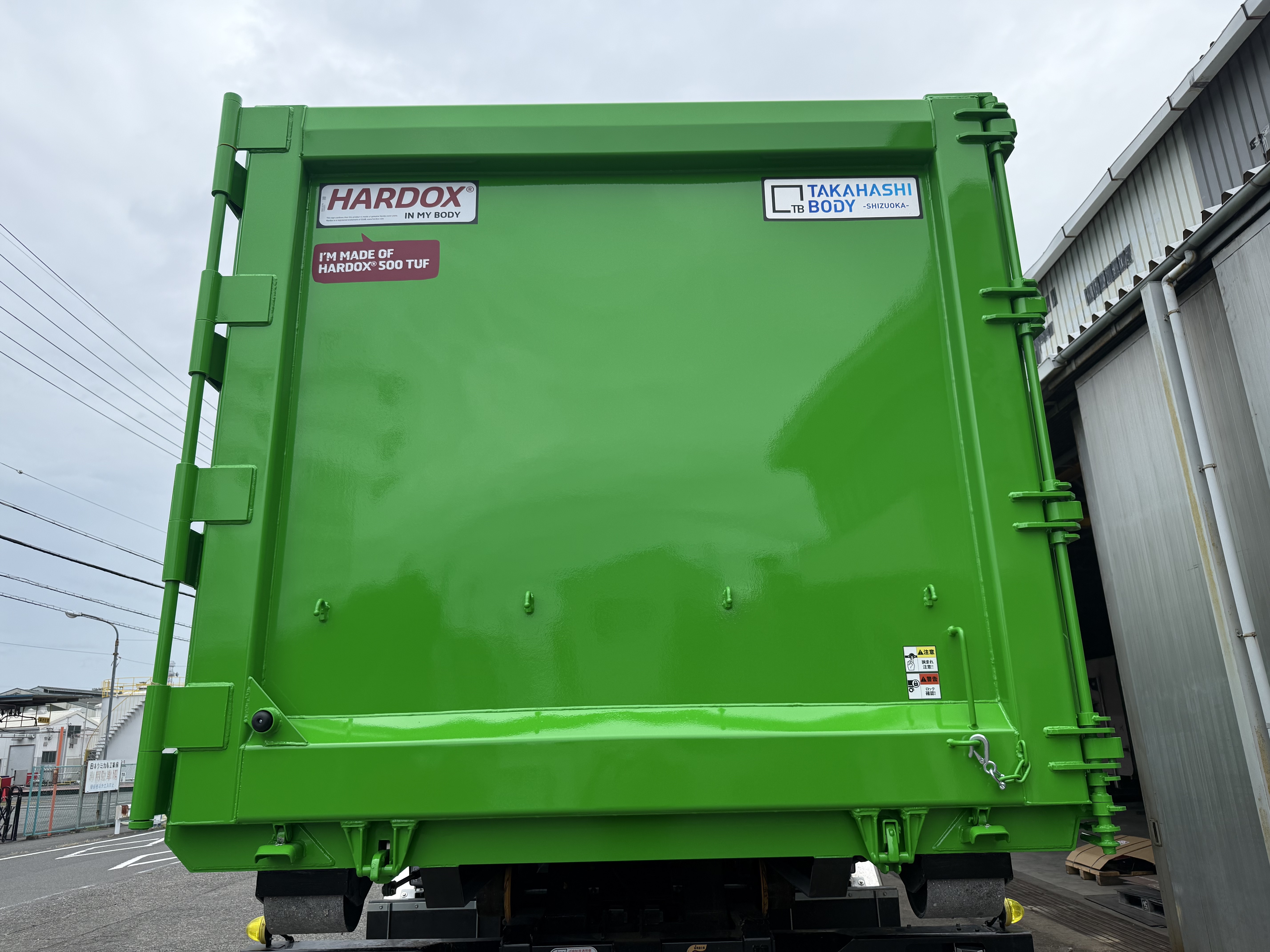 HARDOX®500Tuf スクラップ運搬 40㎥ 脱着コンテナ（ライトグリーン） 製作写真1