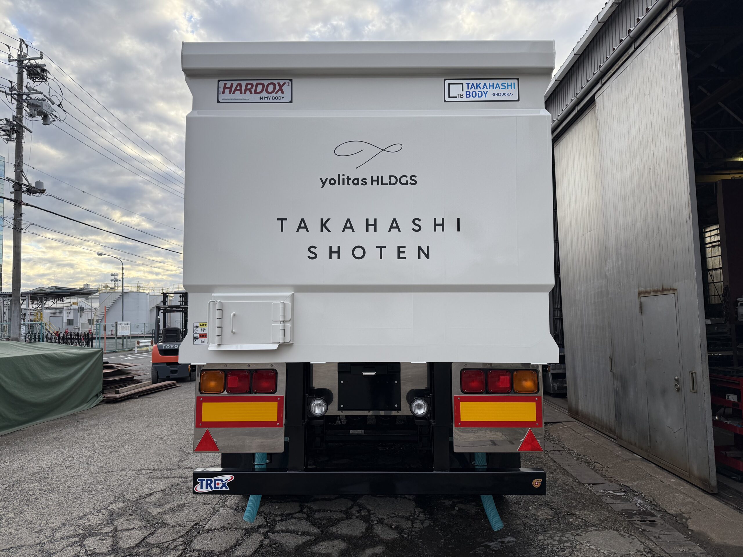 HARDOX®︎450を使用したスクラップ運搬トレーラーの外観