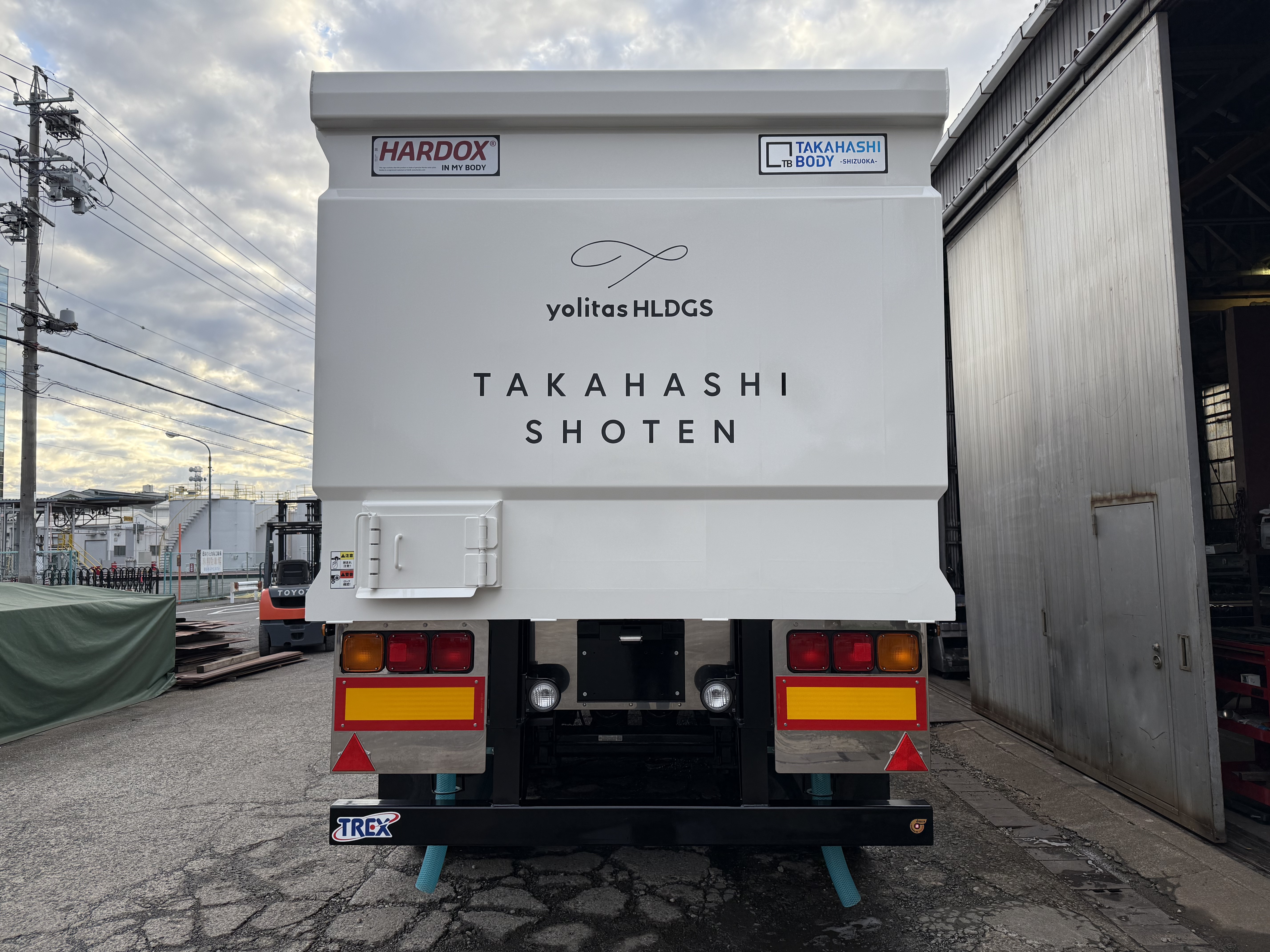 HARDOX®450 スクラップトレーラー 50㎥ BOX型 製作写真4