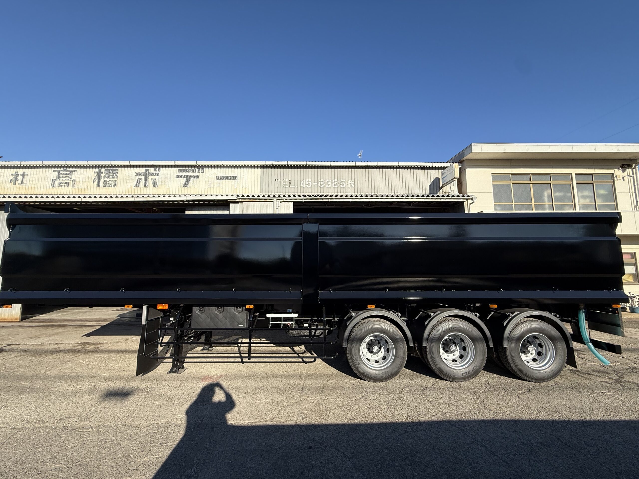 HARDOX®︎450を使用したスクラップ運搬トレーラーの外観