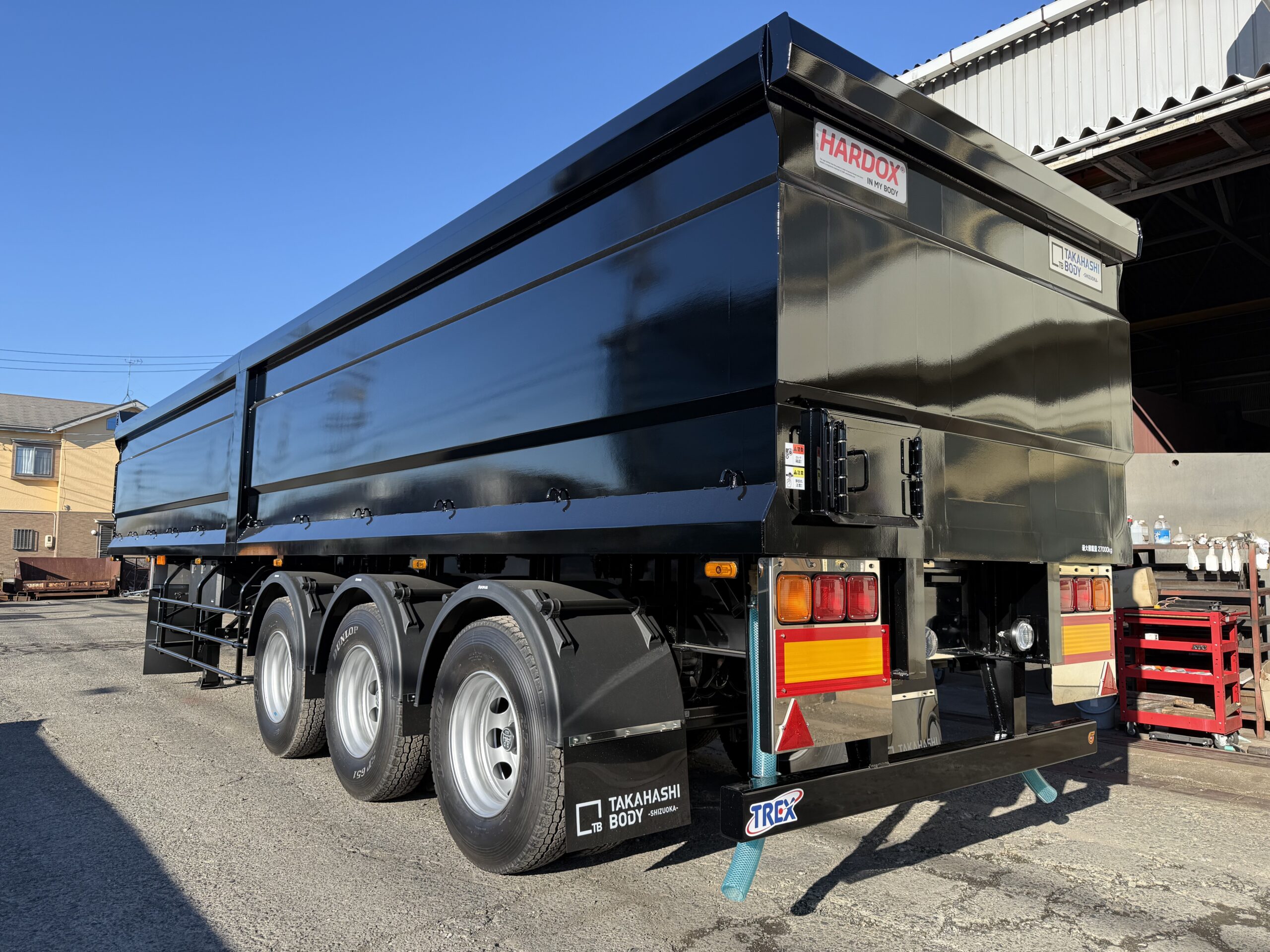 HARDOX®︎450を使用したスクラップ運搬トレーラーの外観
