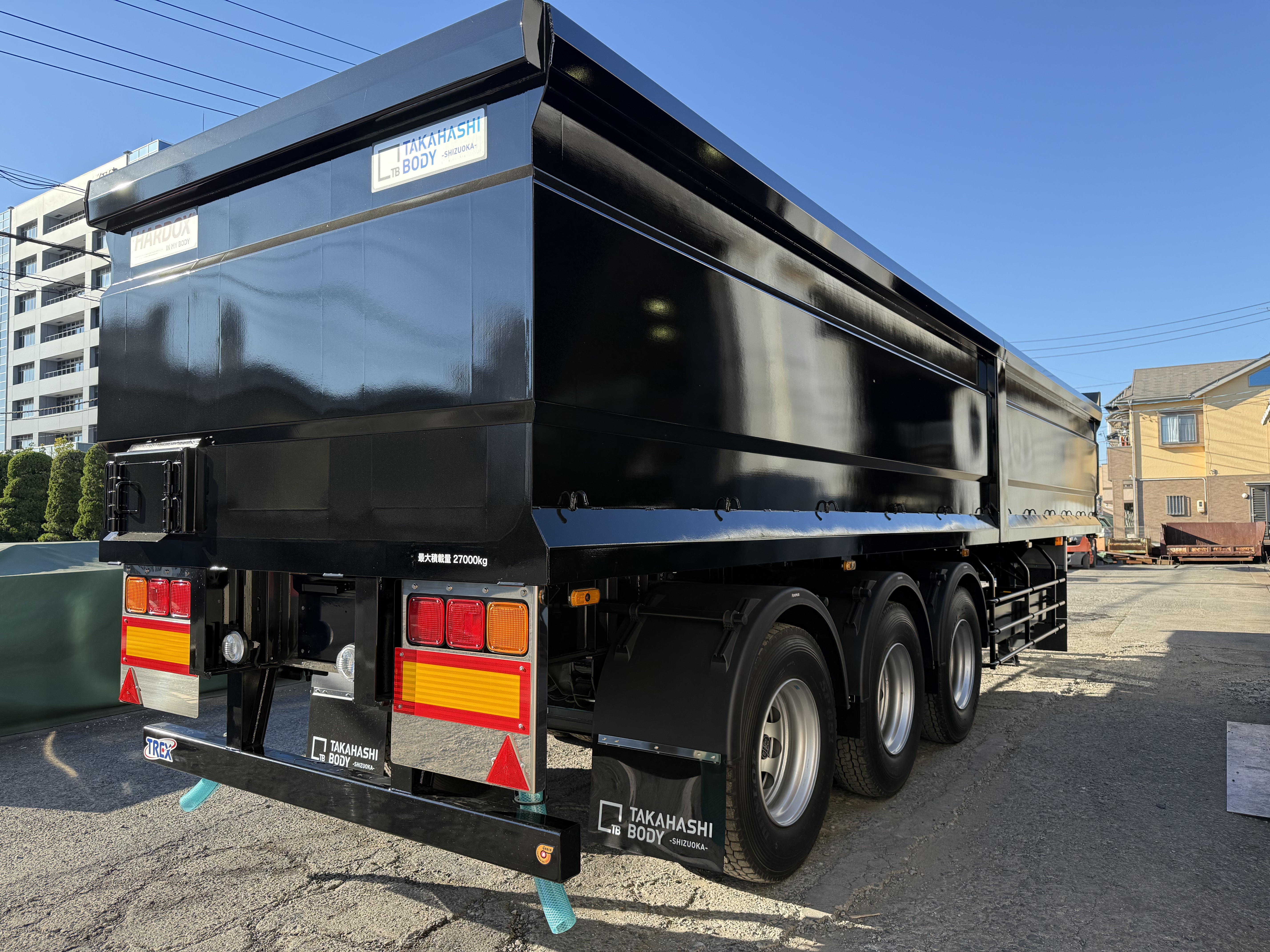 HARDOX®450 スクラップトレーラー 38㎥ BOX型 製作写真1