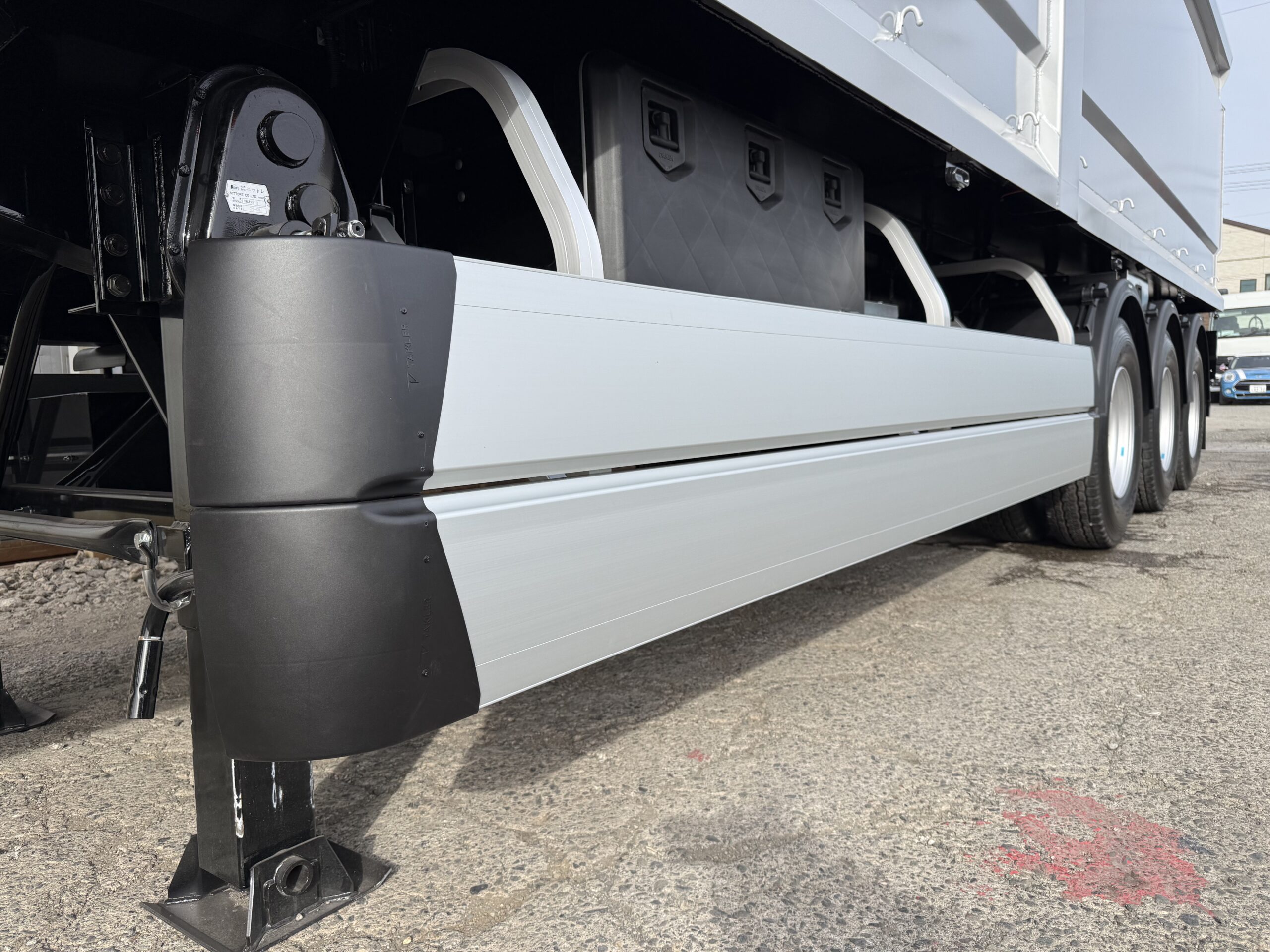 Taklerの新しいアルミ製サイドバンパー